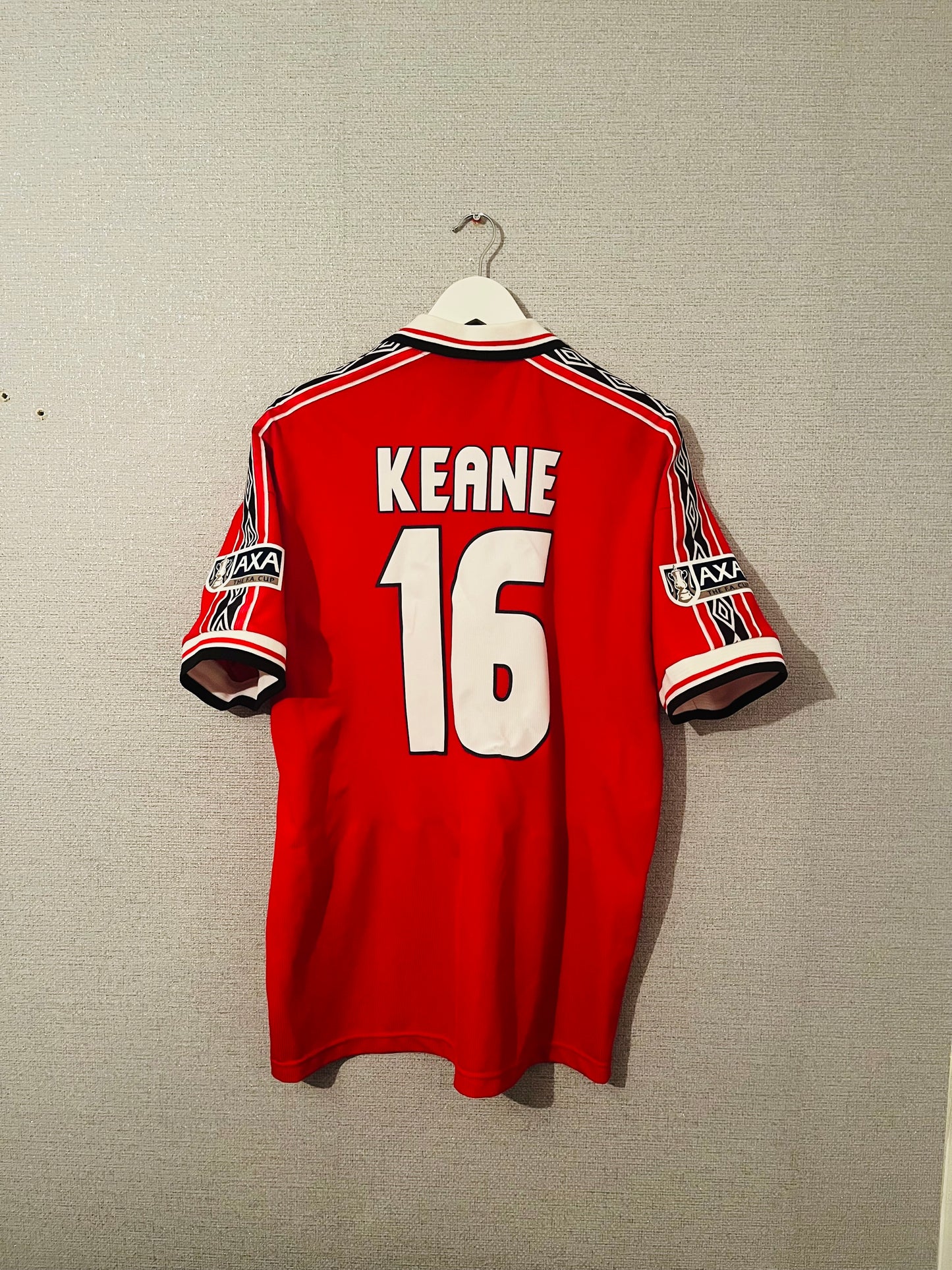 Manchester United home football shirt 1998/99 Keane XL