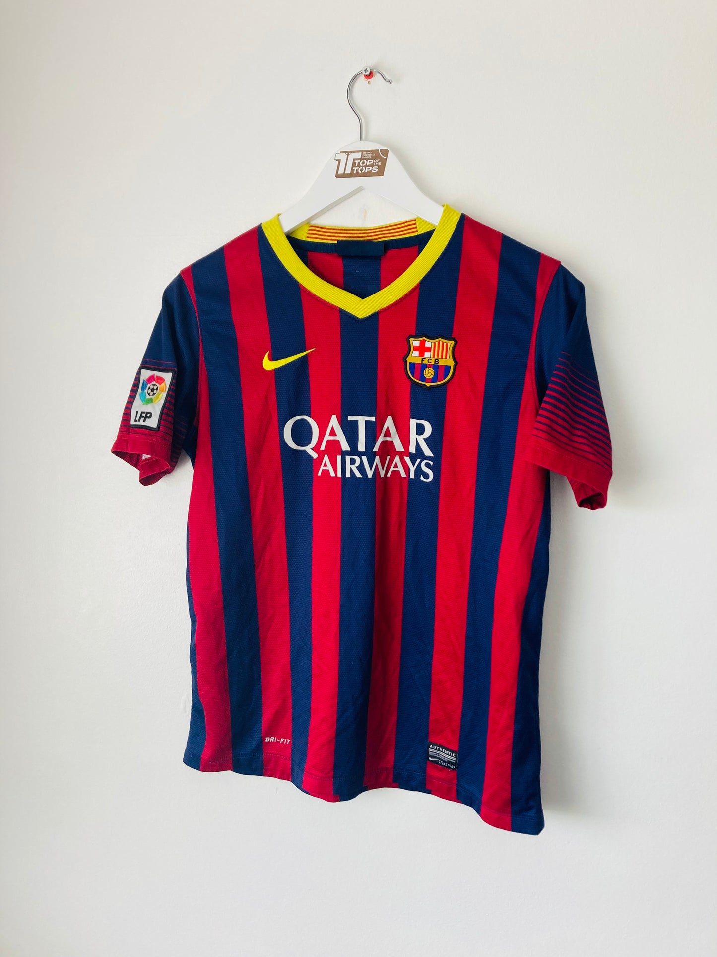 Barcelona home football shirt
2013/14 Youths XL