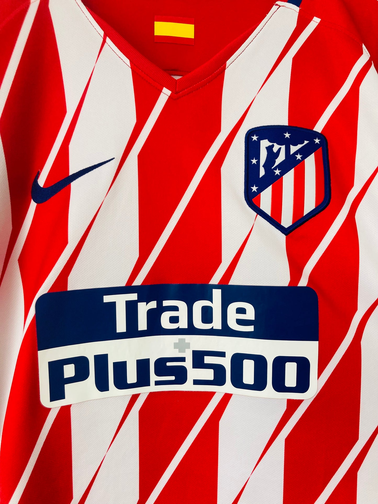 Atletico Madrid home football shirt
2017/18 XL Torres