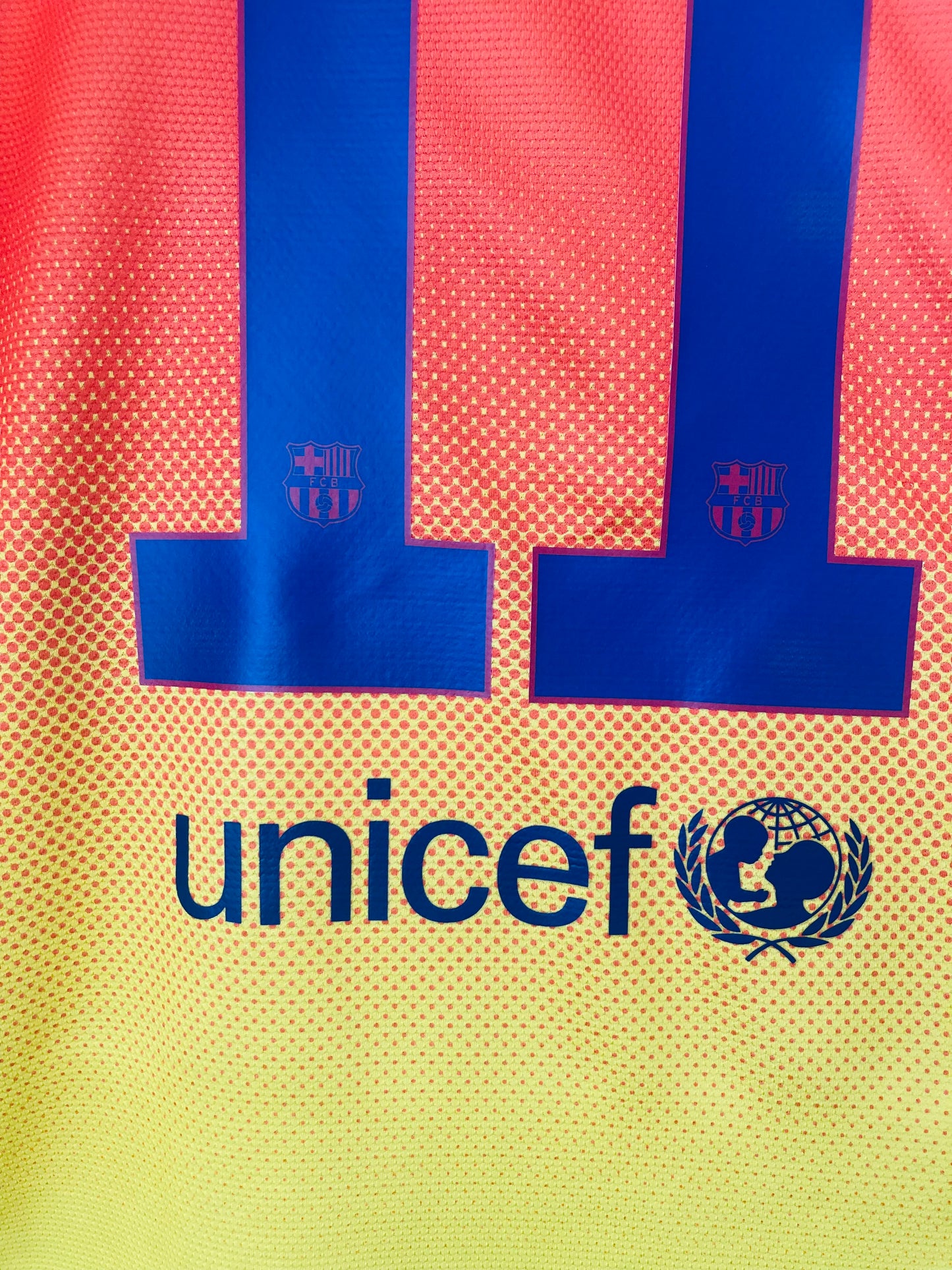 Barcelona away football shirt
2012/13 Neymar Jr Large