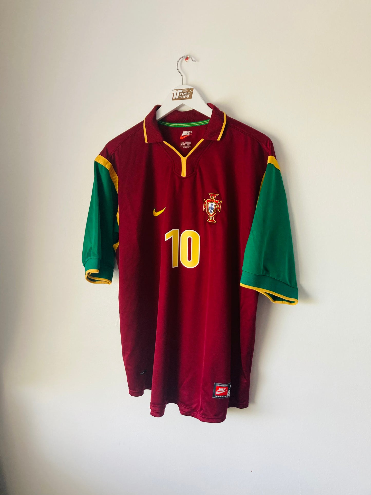 Portugal home football shirt
1998/99 Rui Costa XL