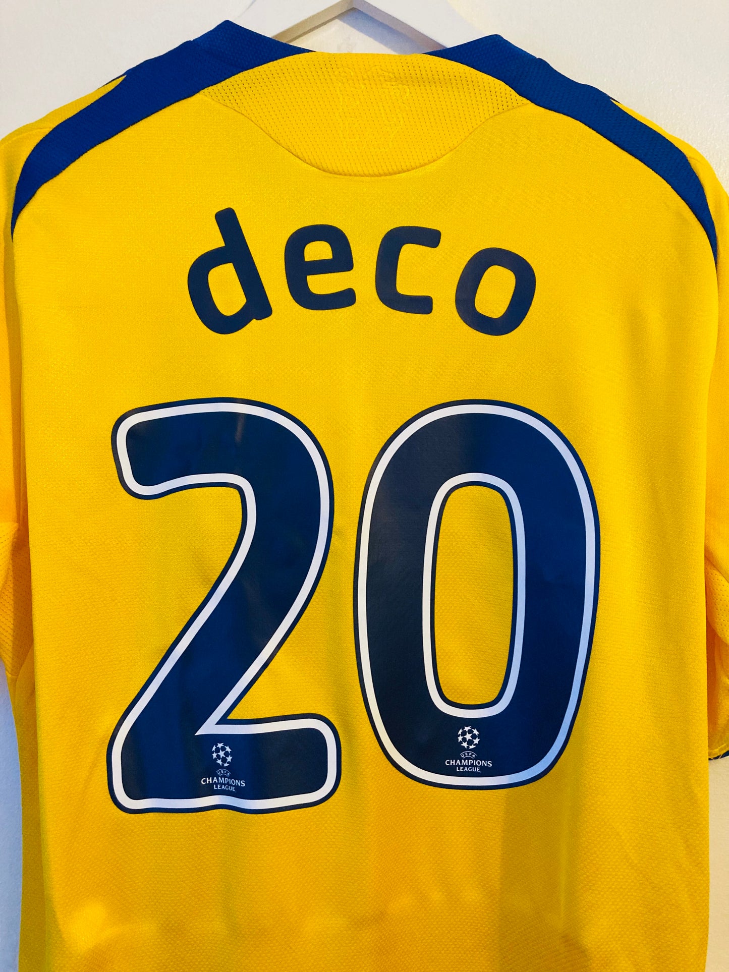 Chelsea third football shirt
2008/09 Deco Large