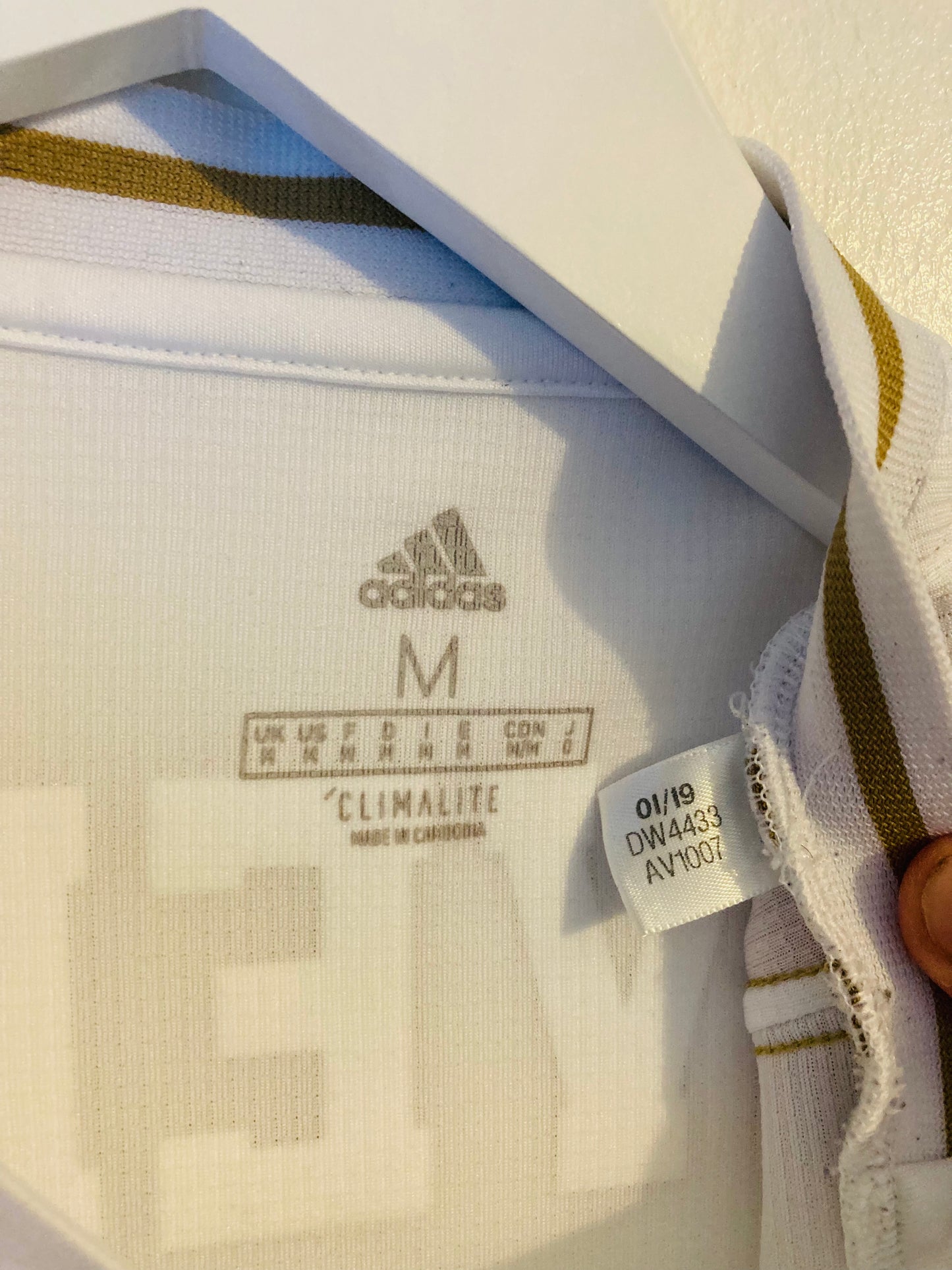 Real Madrid home football shirt 2018/19 Valverde medium
