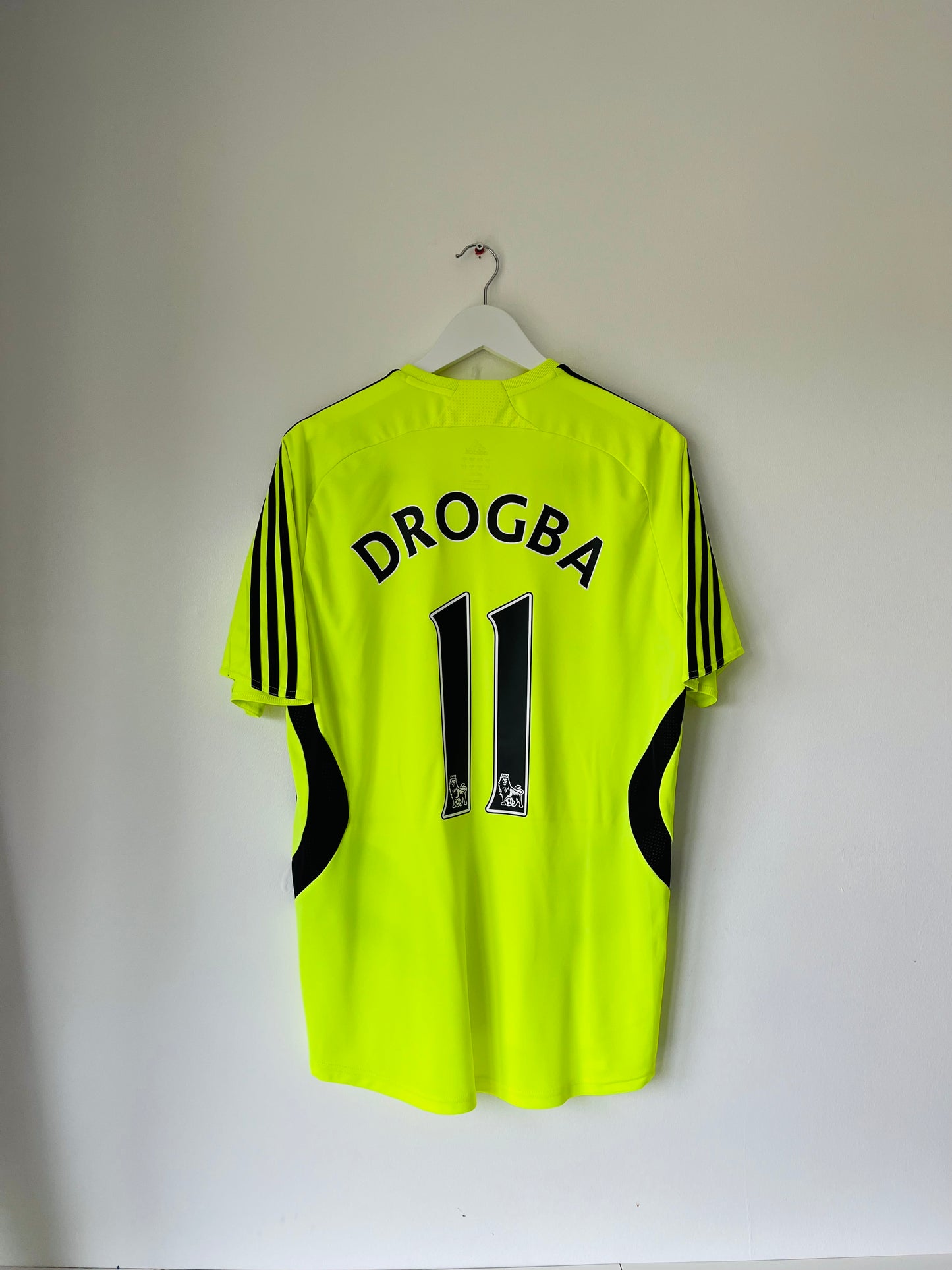 Chelsea away football shirt 2007/08 Drogba Medium