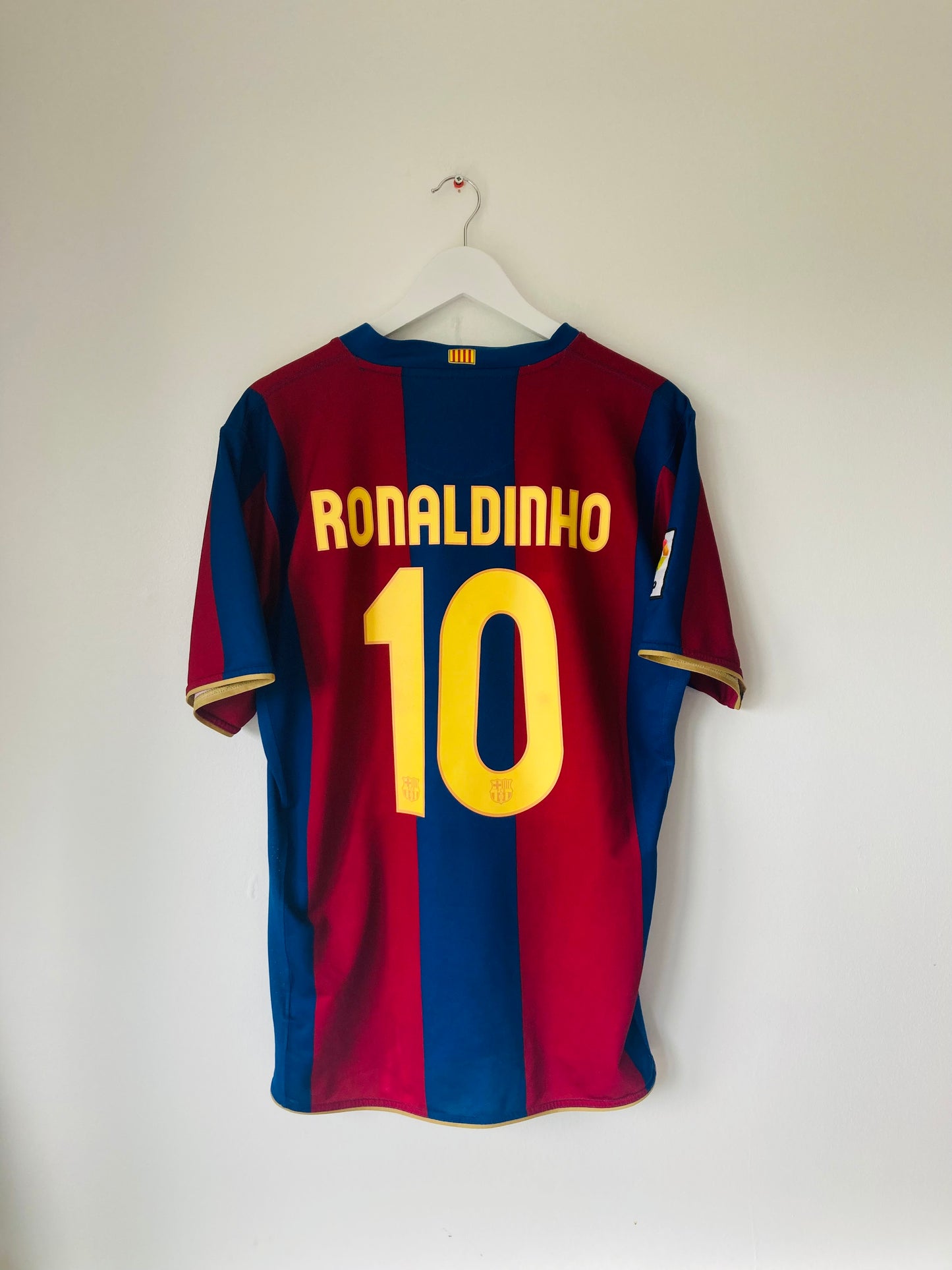 Barcelona home football shirt 2007/08 Ronaldinho Large