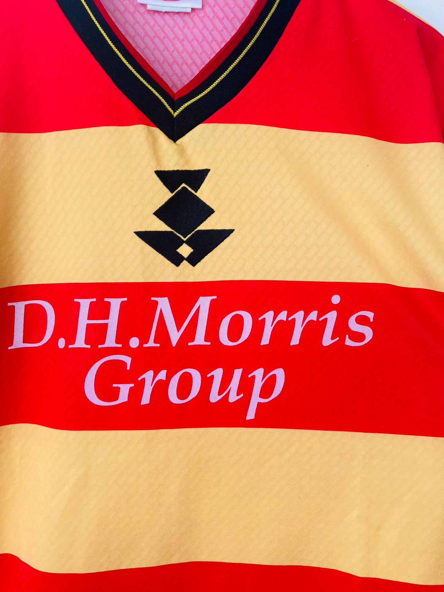 Partick thistle home football shirt
1999/2000 Large