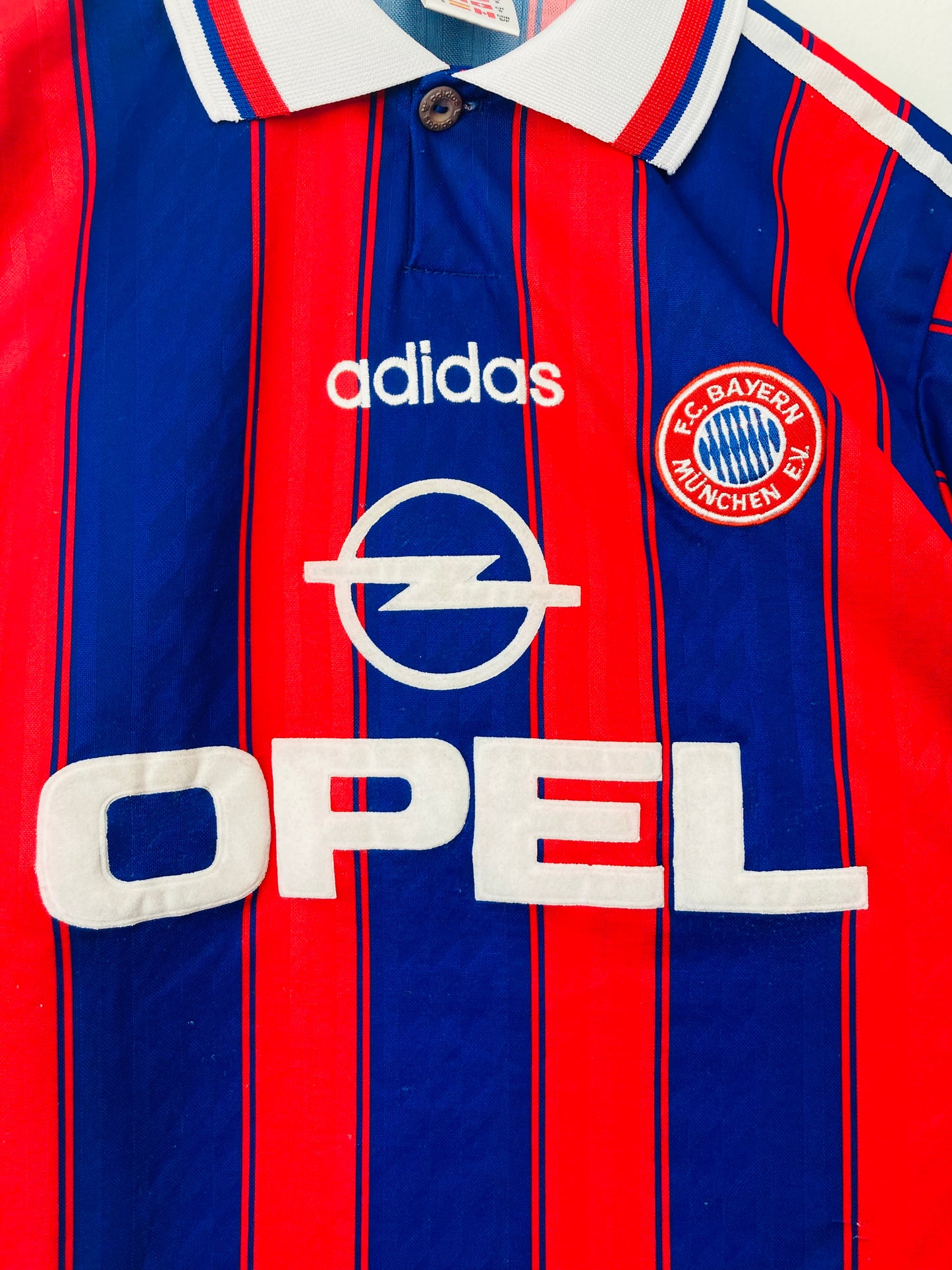 Bayern Munich home football shirt
1995/97 Sforza Small
