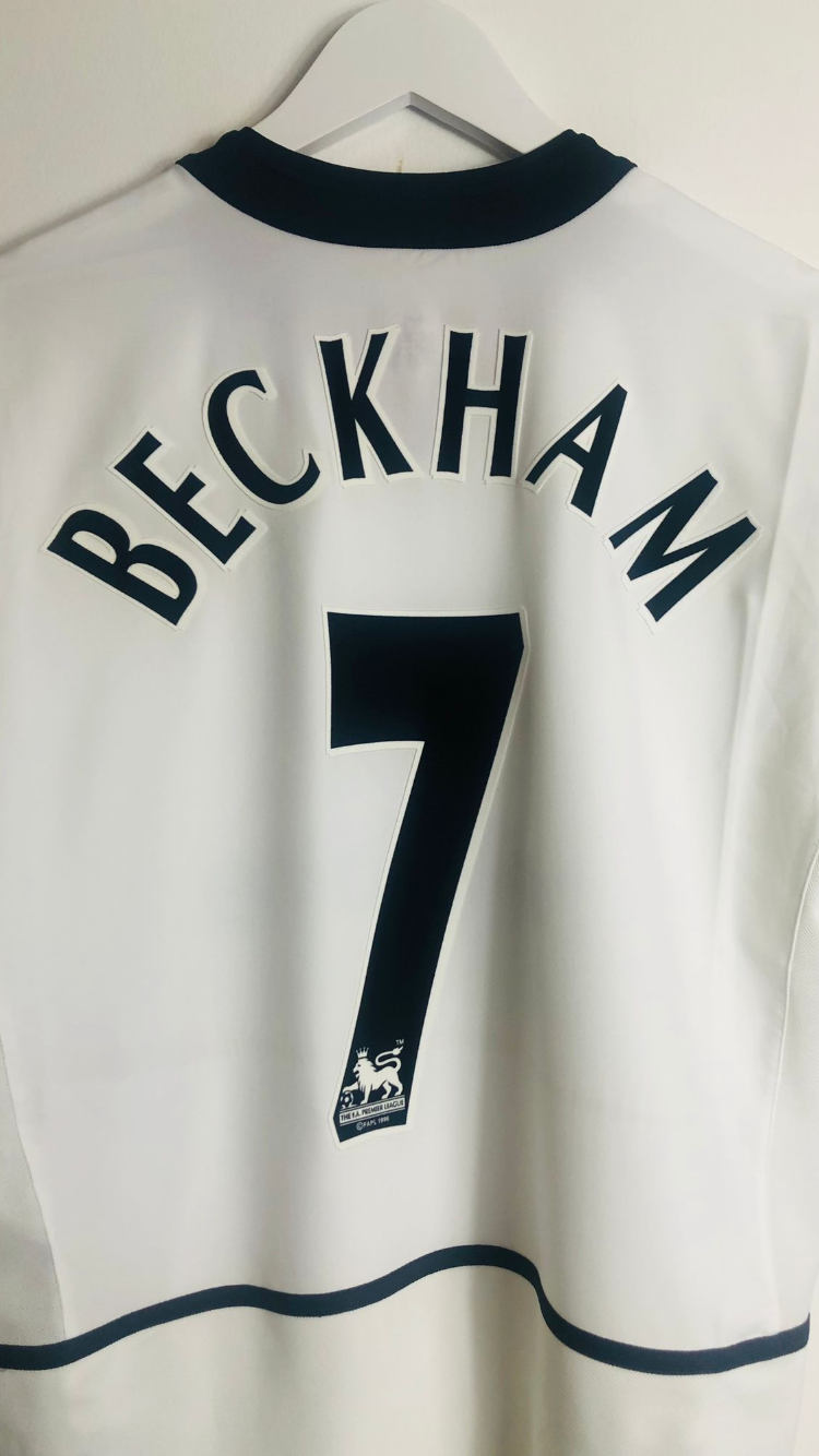Manchester United away football shirt 2002/03 Beckham