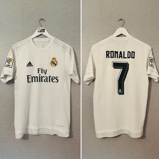 Real Madrid home football shirt
2015/16 CR7 Medium