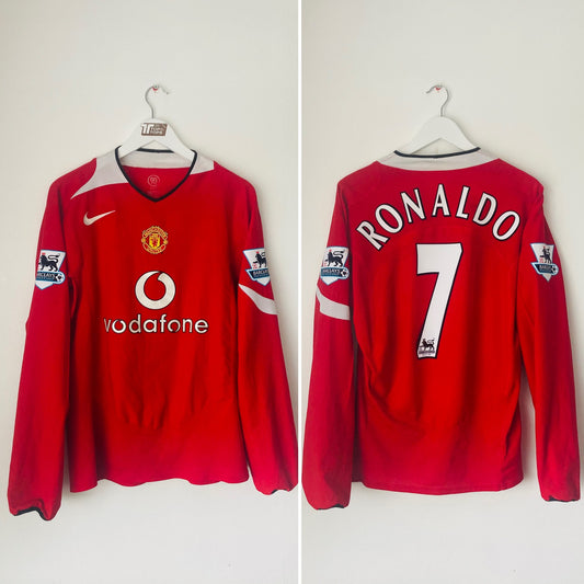 Manchester United home football shirt 2004/06 CR7 Medium