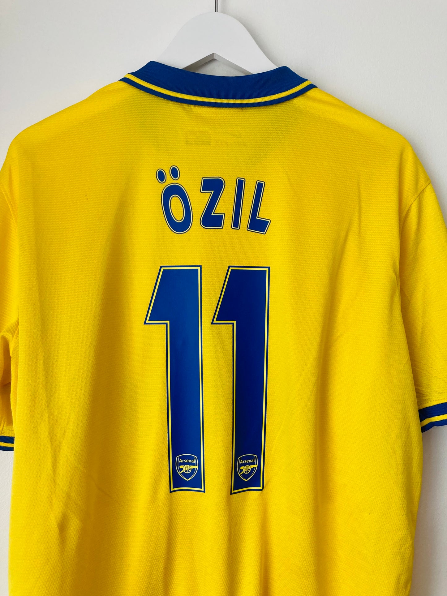 Arsenal away football shirt 2013/14 Ozil XL
