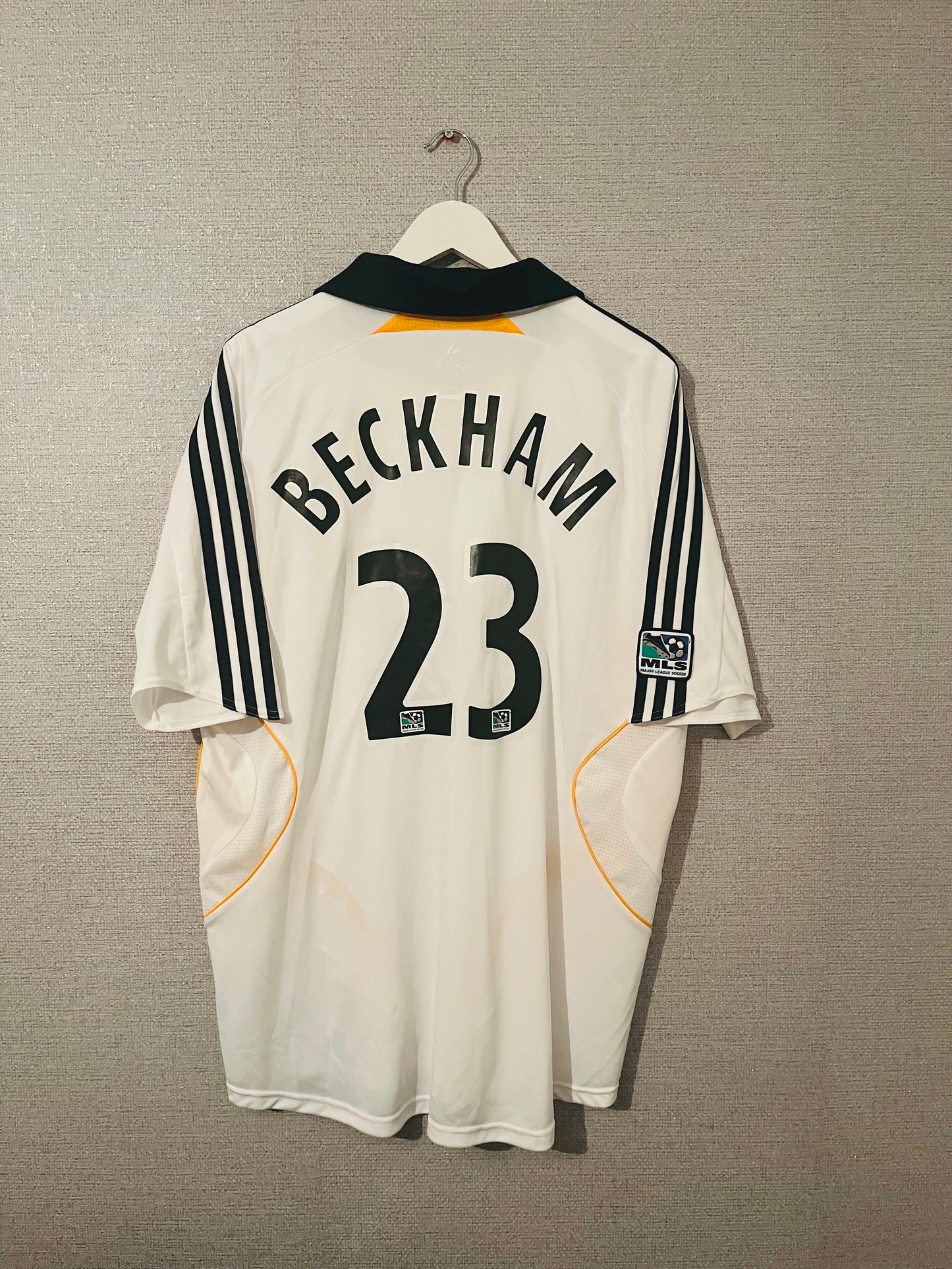 LA Galaxy home football shirt
2007/08 Beckham XL