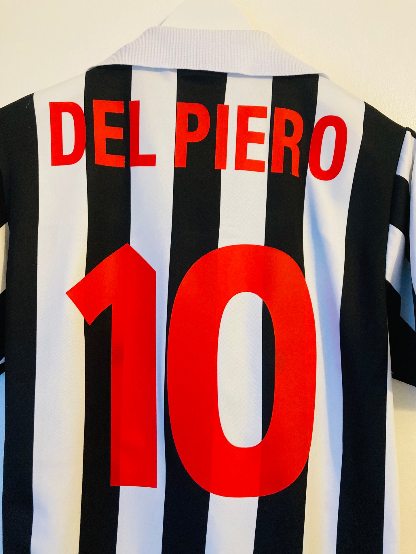 Juventus home football shirt 1998/99 Del Piero Small