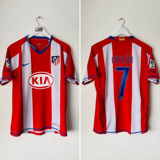 Atletico Madrid home football shirt
2007/08 Forlan Medium