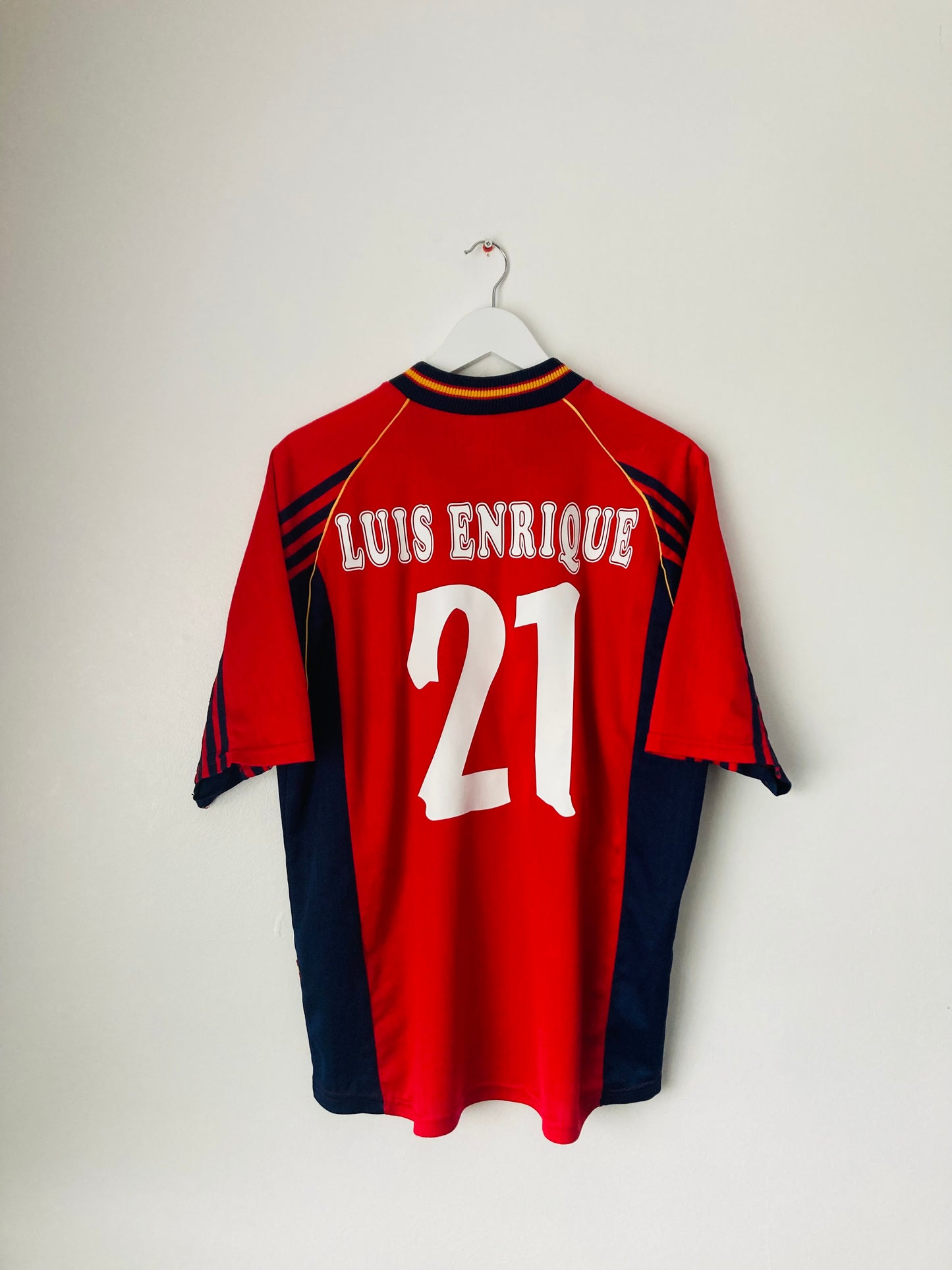 Spain home football shirt
W/C1998 Luiz Enrique Large