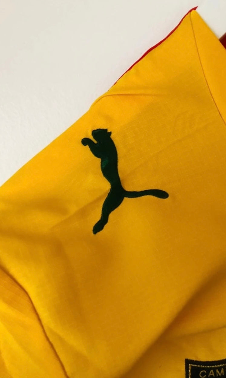 Cameroon away football shirt
Eto’o