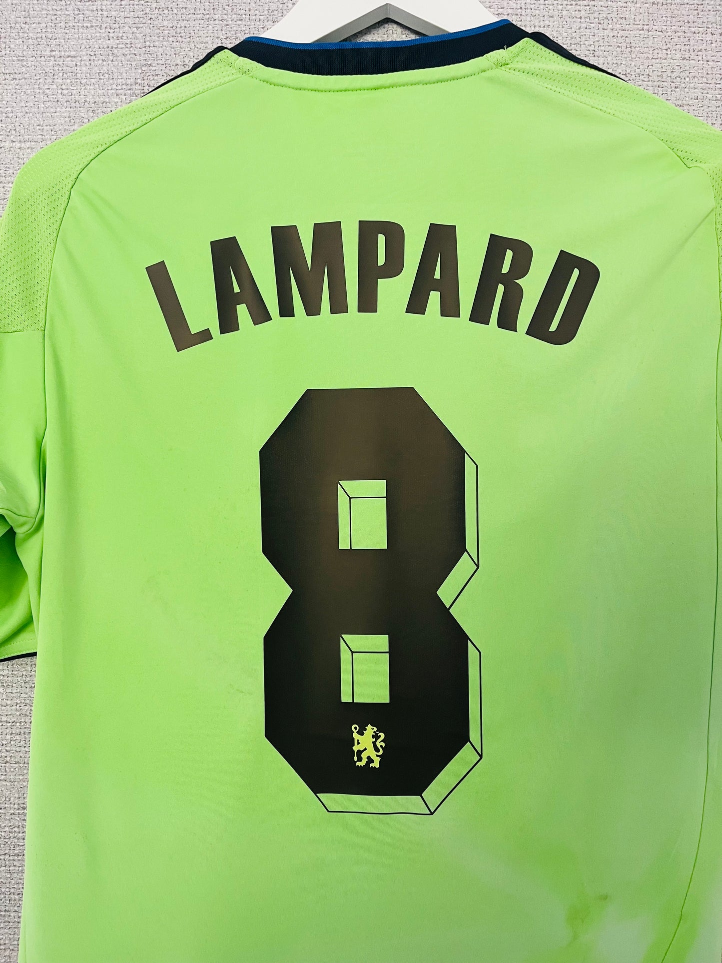Chelsea third football shirt 2010/11 Lampard Small