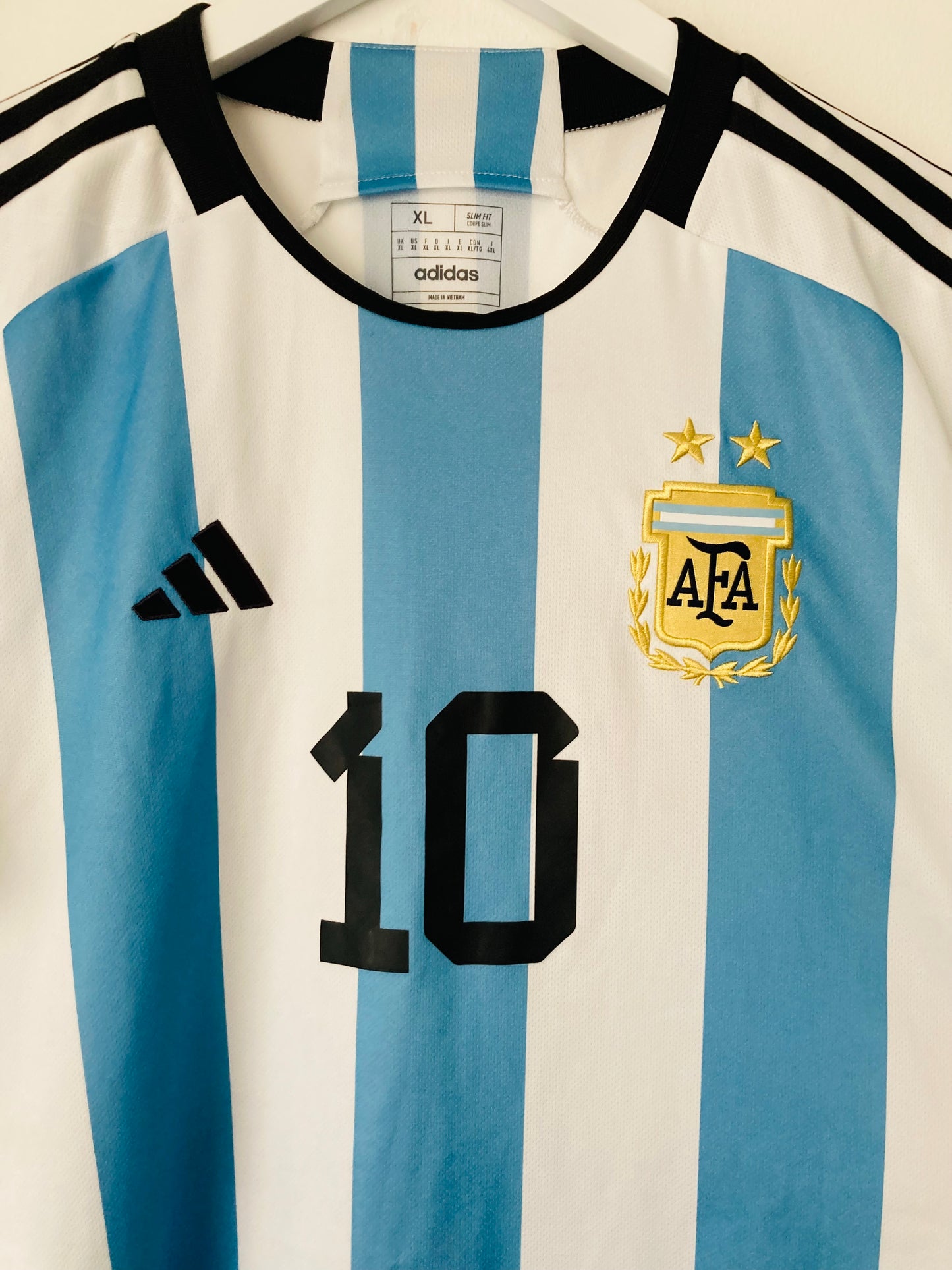 Argentina home football shirt
World Cup 2022 Messi XL