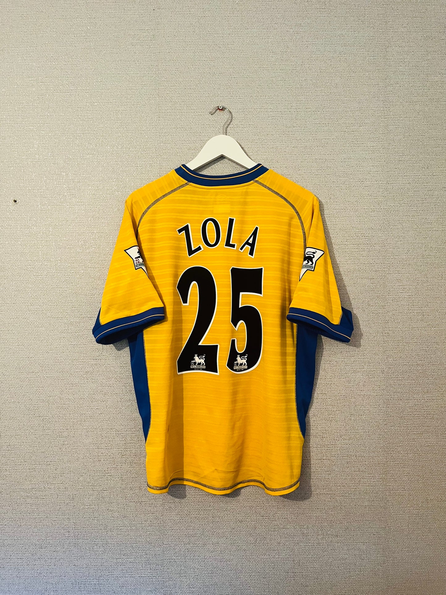 Chelsea away football shirt 2000/02 Zola Large