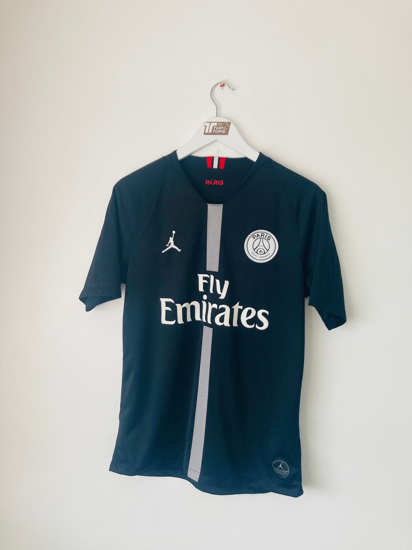 PSG third cup football shirt
2018/19 Neymar Jr medium