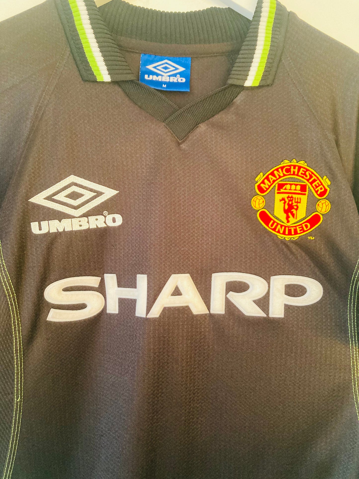 Manchester United third football shirt 1998/99 Beckham medium