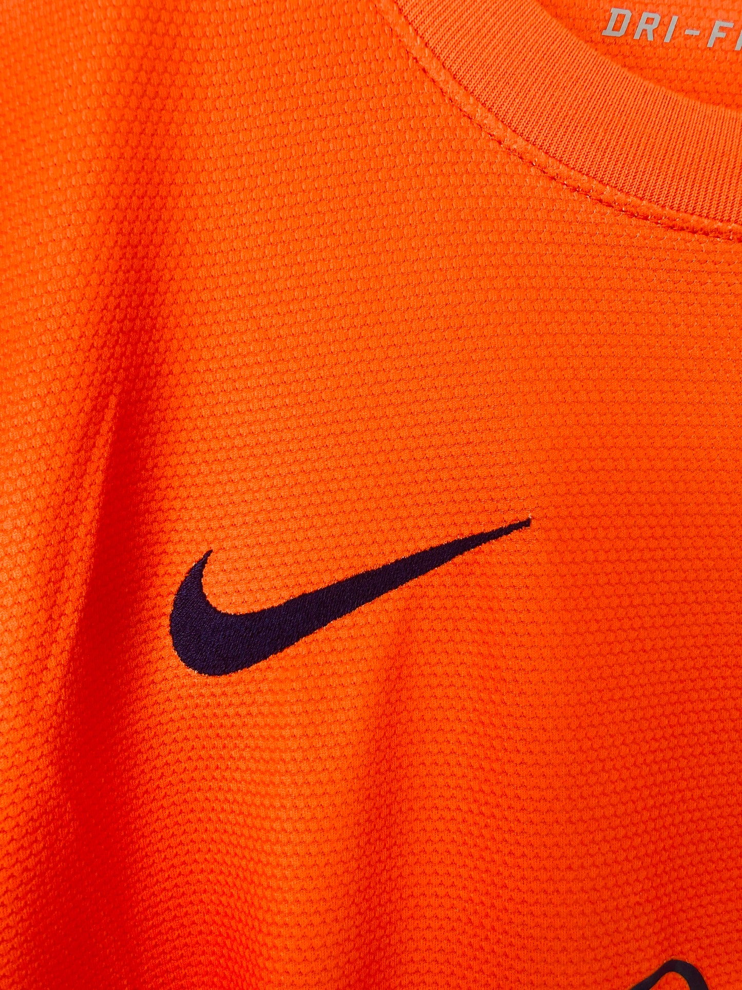 Barcelona away football shirt
2012/13 Neymar Jr Large