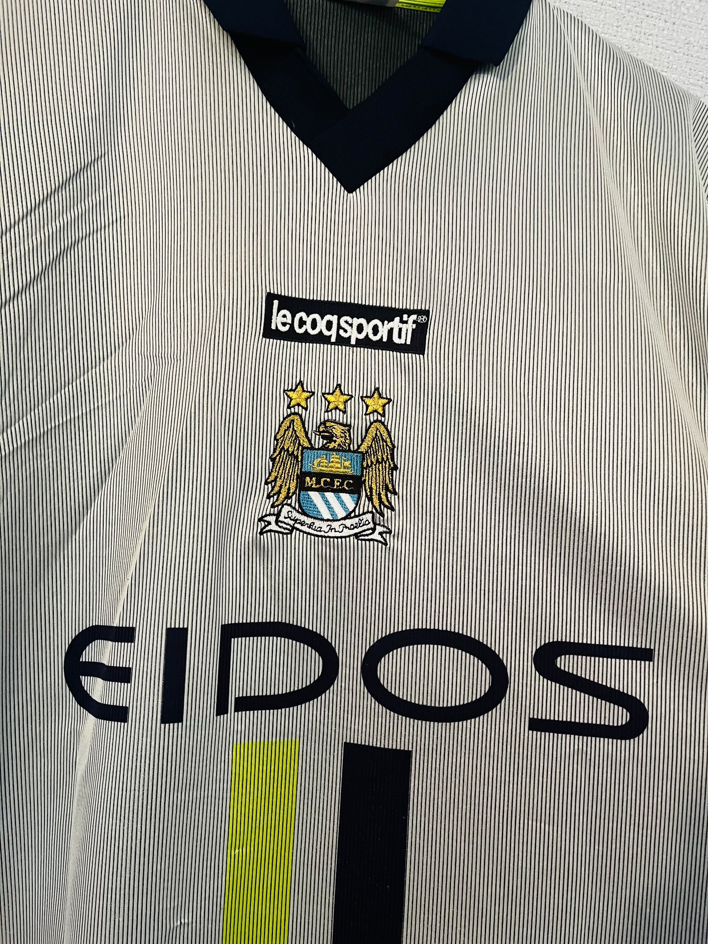 Manchester City away football shirt 2001/02 Goater Large