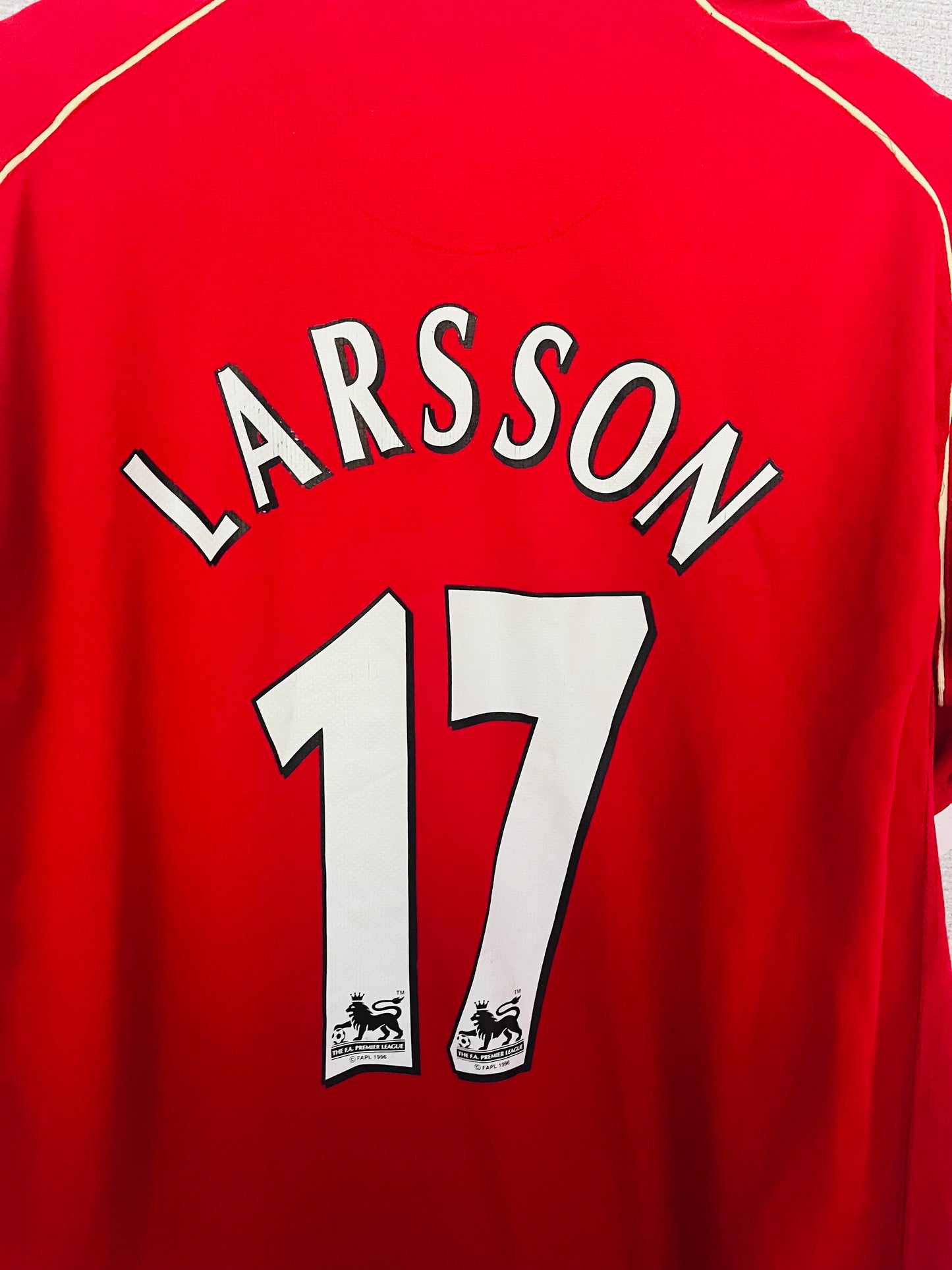 Manchester United home football shirt 2006/07 Larsson Medium