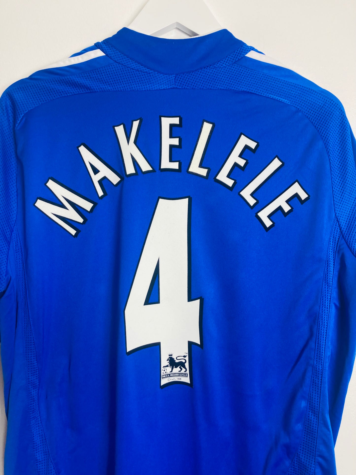 Chelsea home football shirt
2006/08 Makelele Large