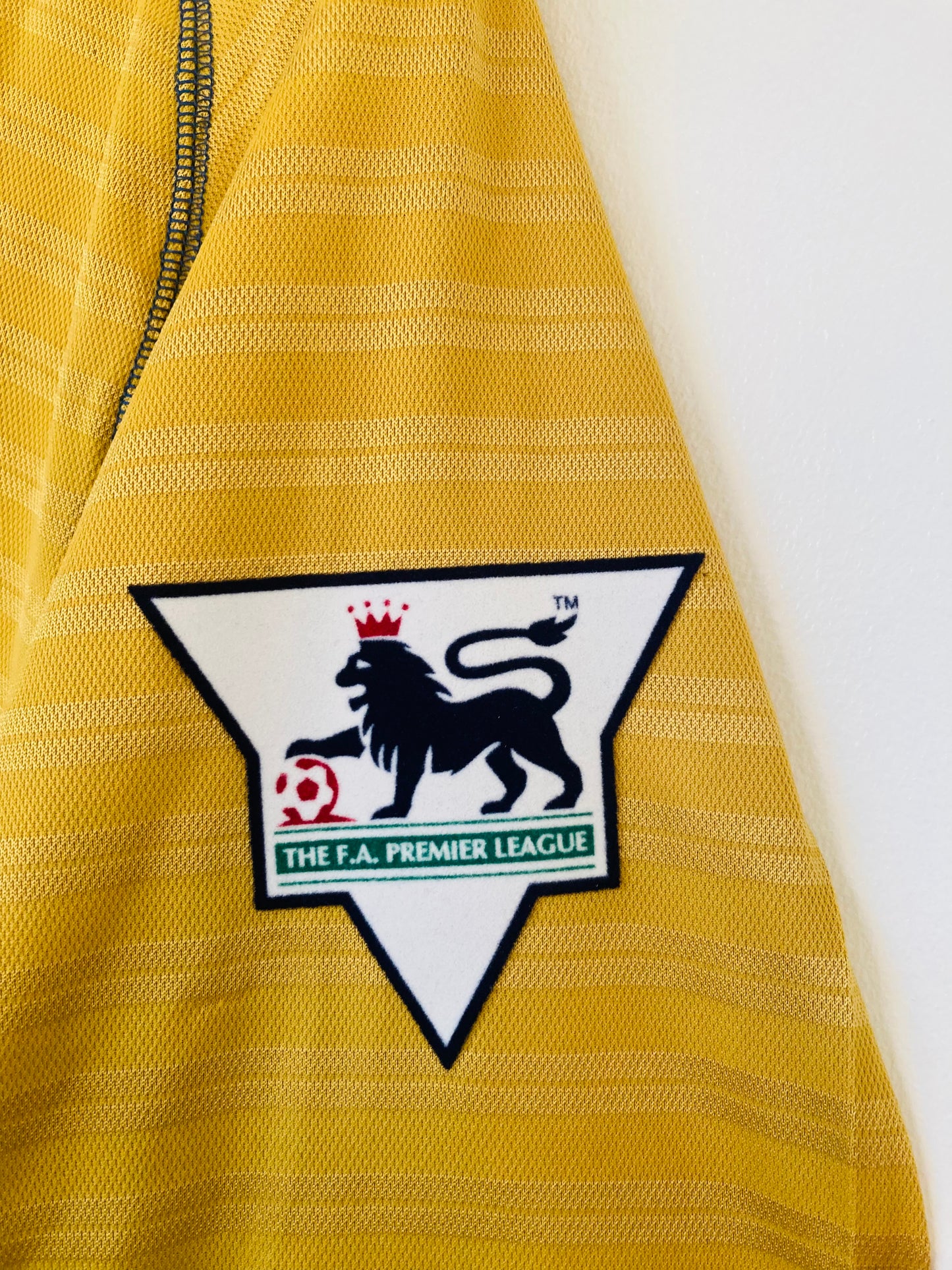 Chelsea away football shirt
Desailly 2000/02 XL