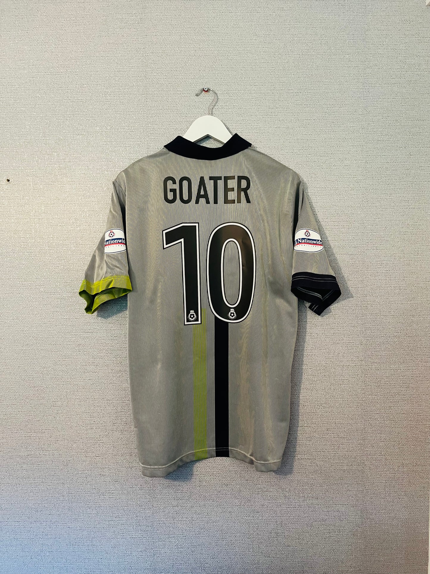 Manchester City away football shirt 2001/02 Goater Large