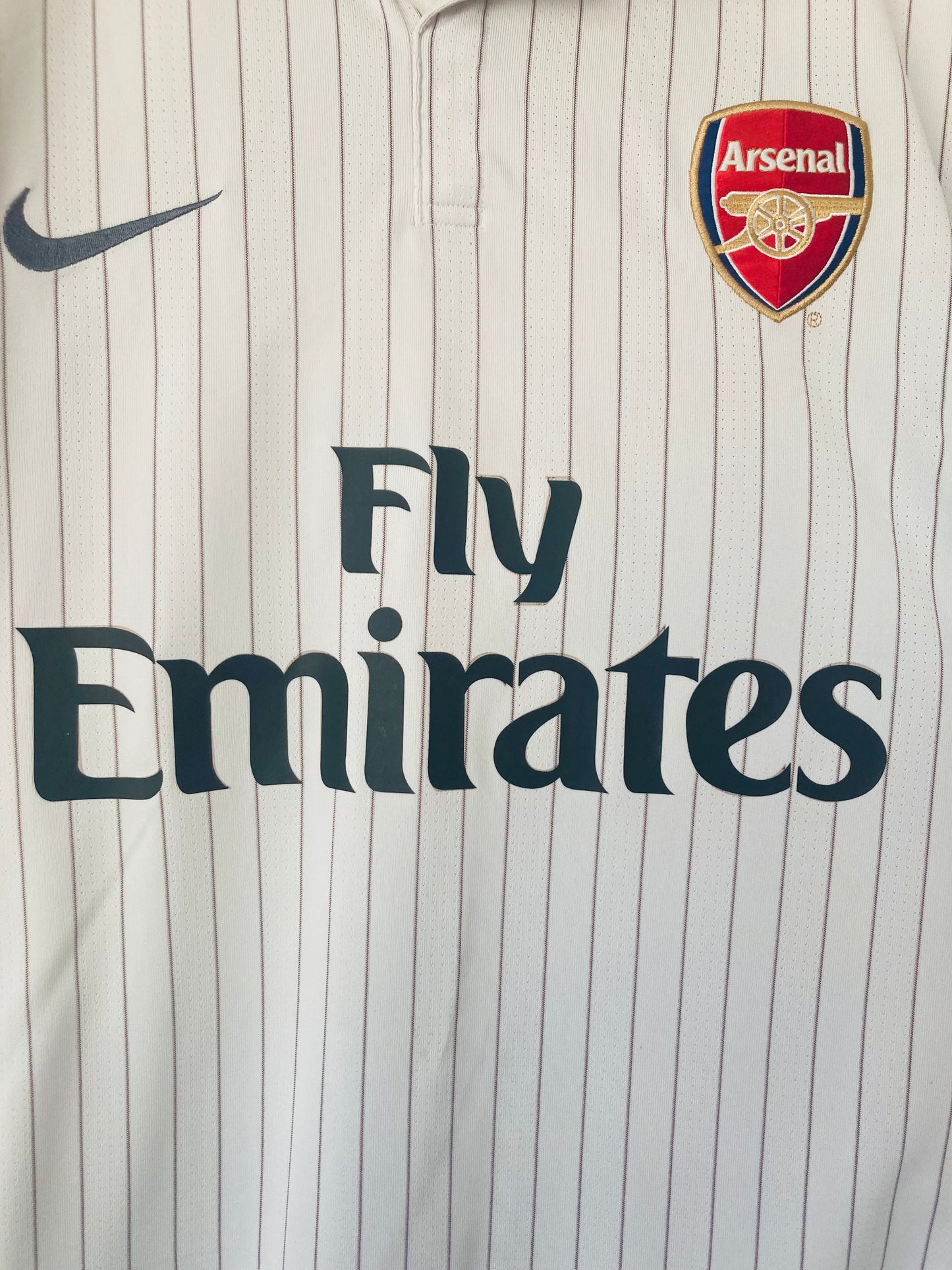 Arsenal third football shirt
2009/10 Arshavin XXL