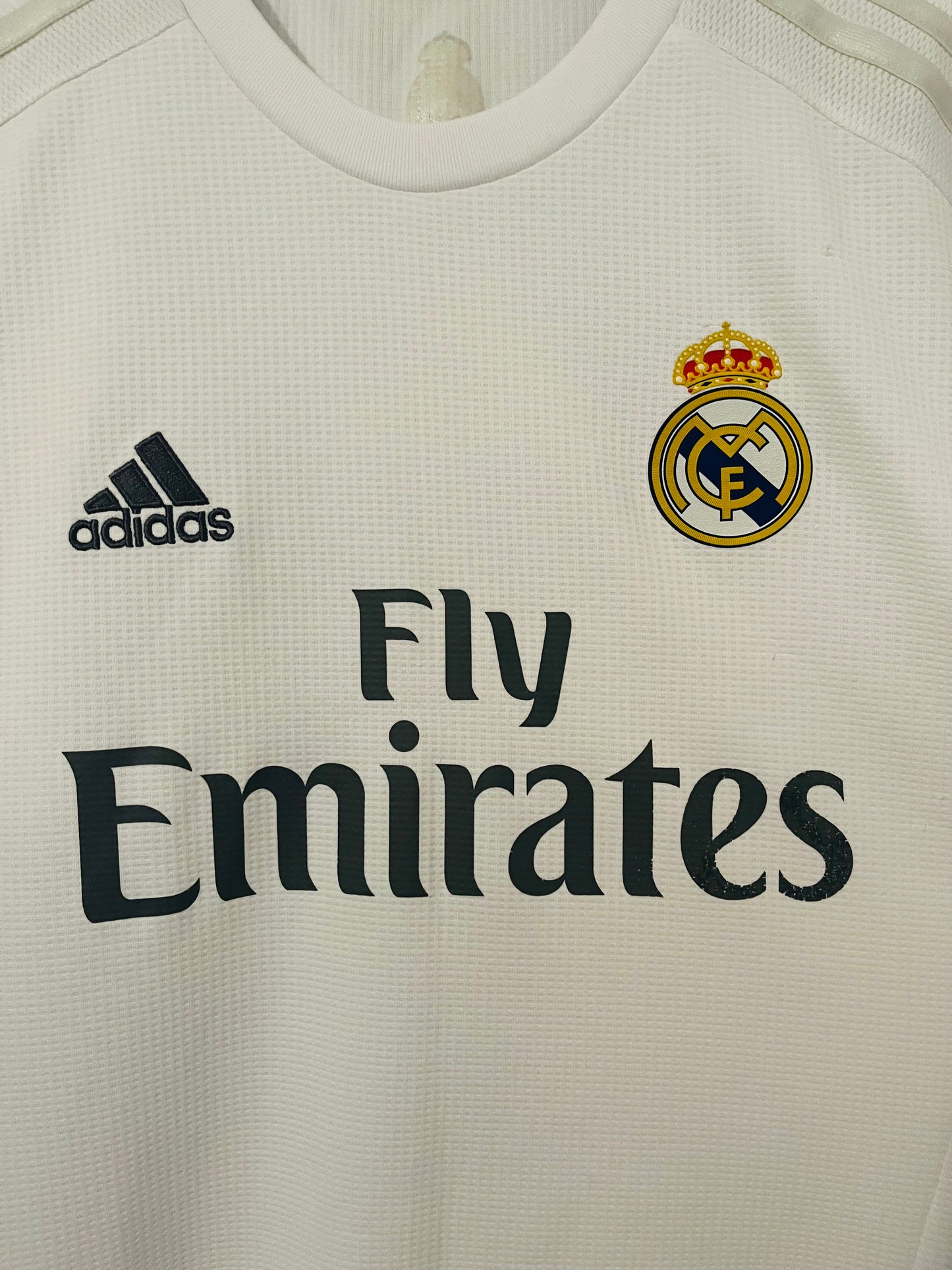Real Madrid home football shirt
2015/16 CR7 Medium