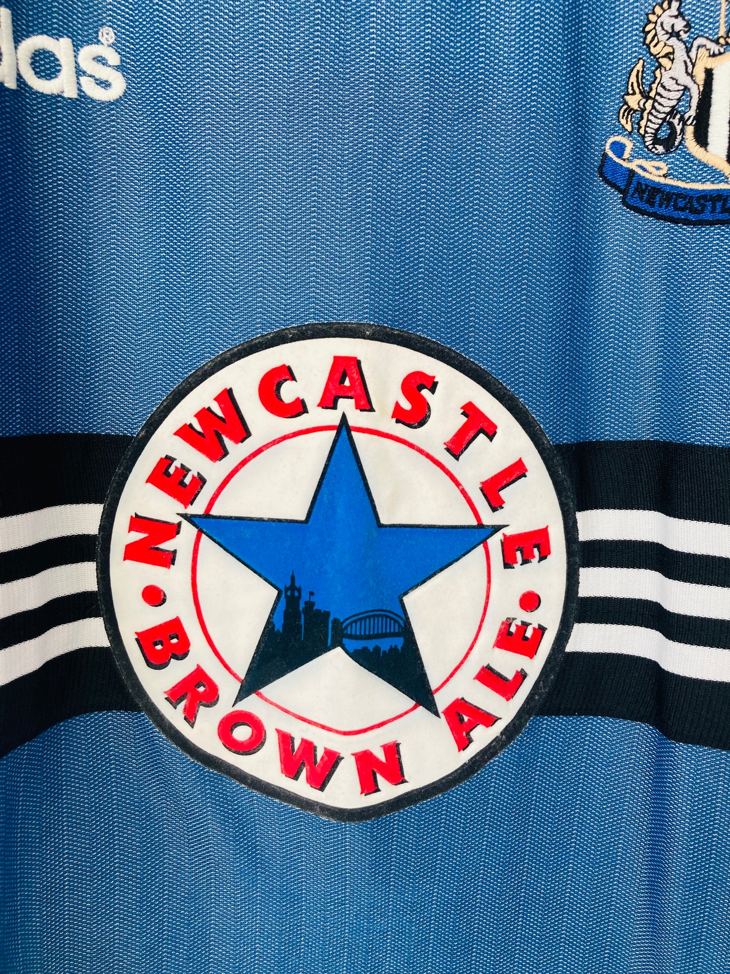 Newcastle United away football shirt
1996/97 Ginola XL