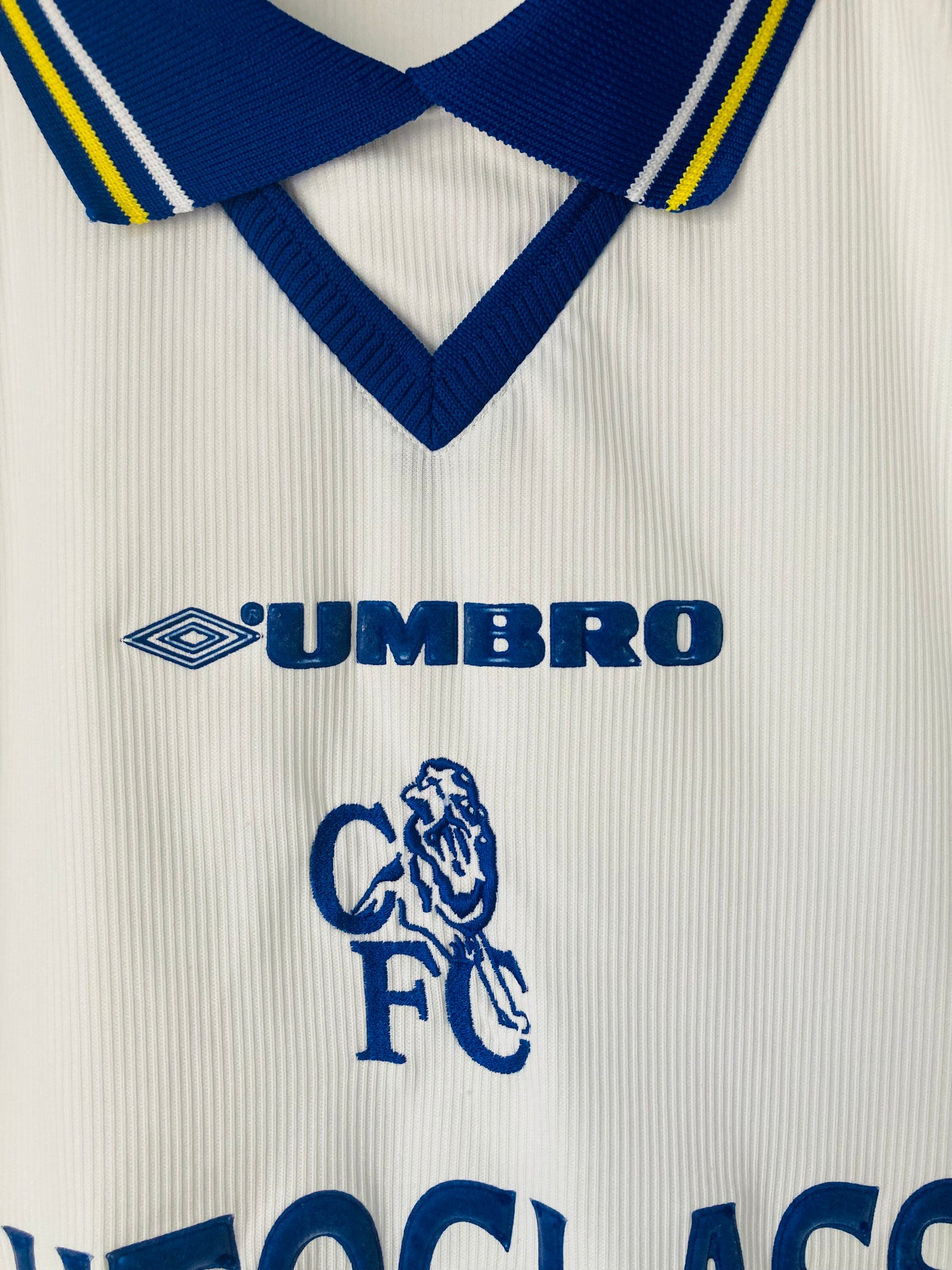 Chelsea away football shirt
1999/2000 Vialli Large