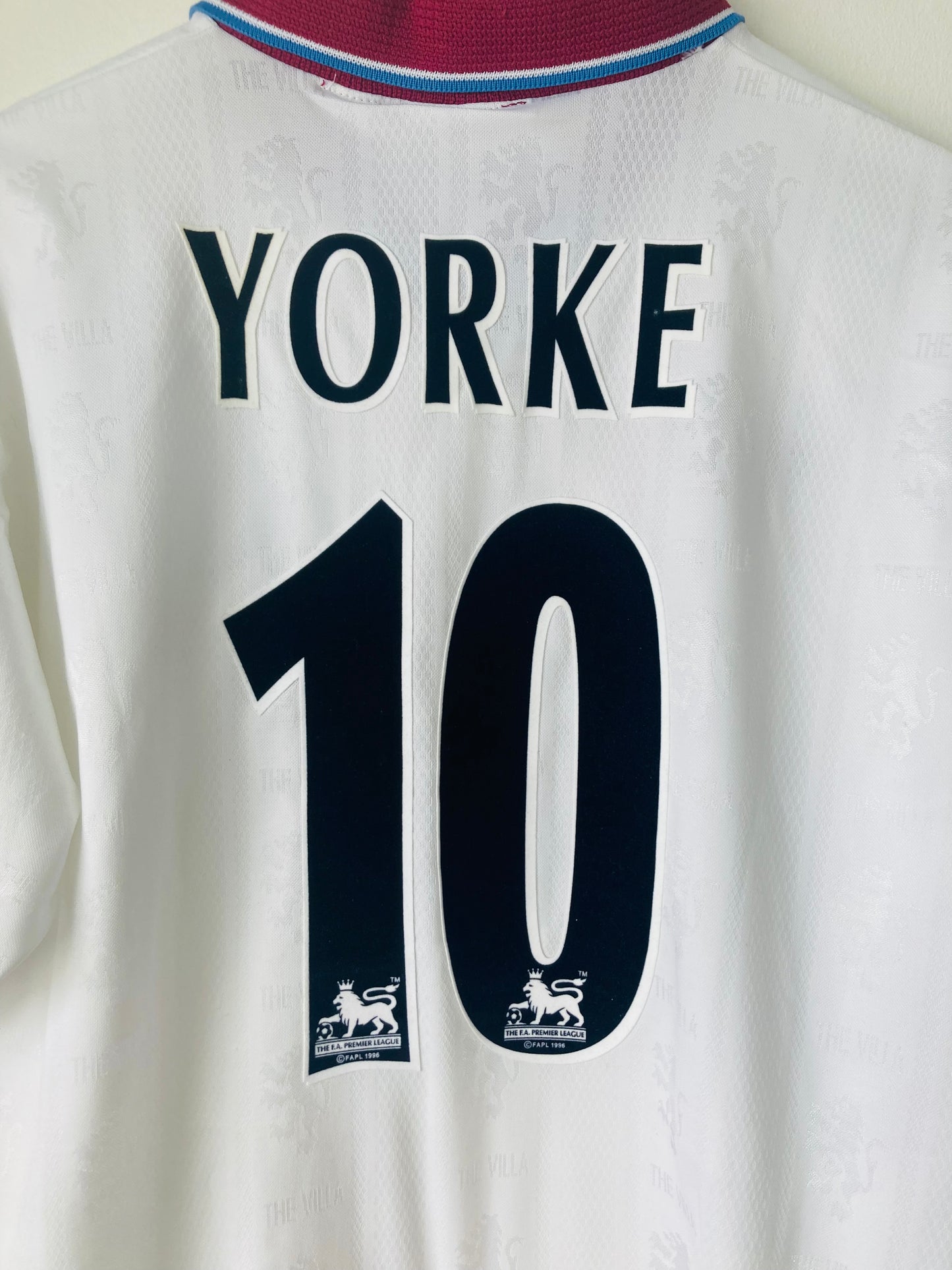 Aston Villa away football shirt
1996/98 Yorke Medium
