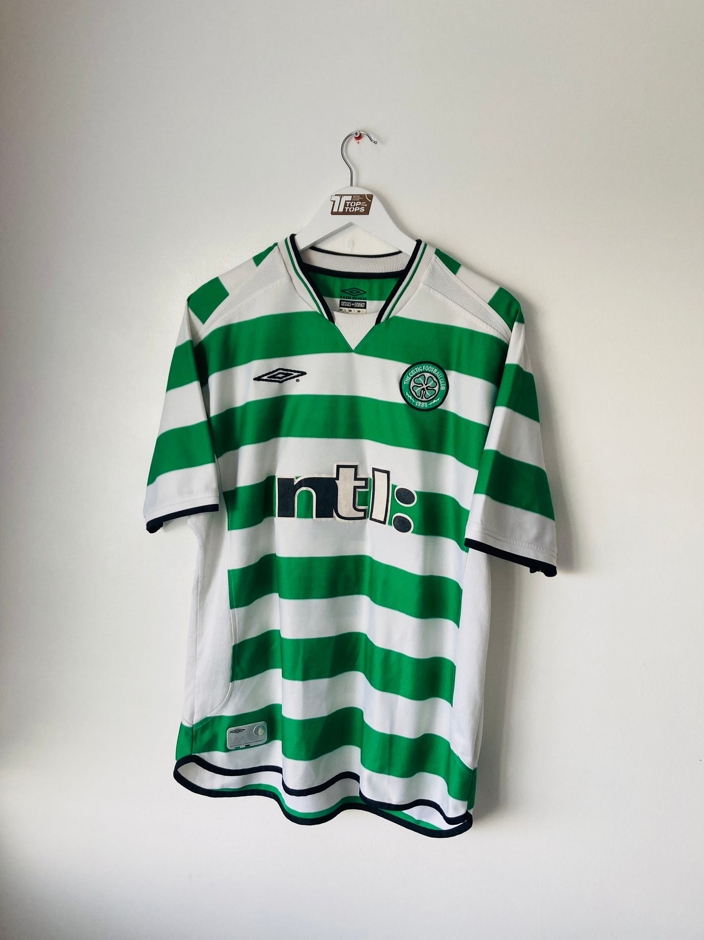 Glasgow Celtic home football shirt
2001/03 Thompson XL