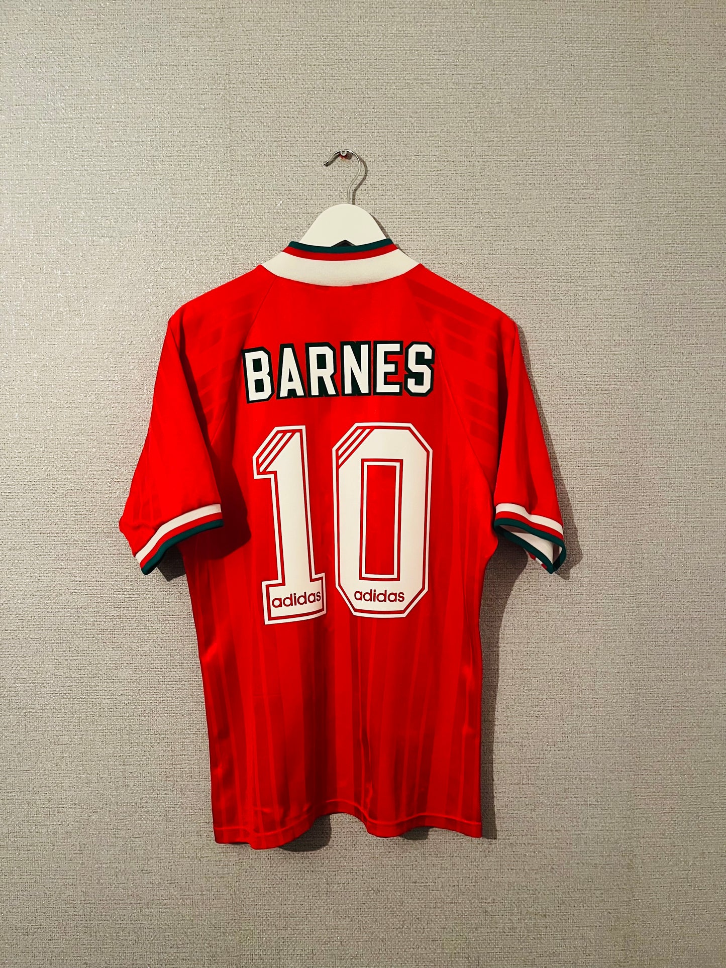 Liverpool home football shirt 1993/95 Barnes Medium