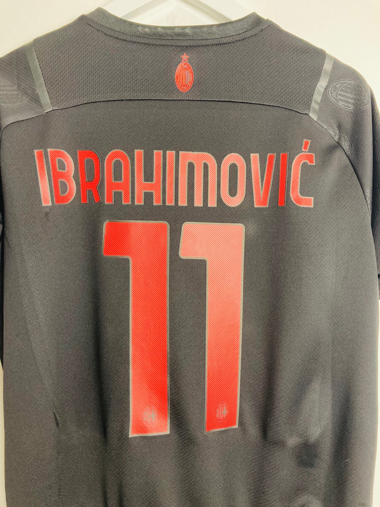 AC Milan third football shirt 2021/22 Zlatan Medium