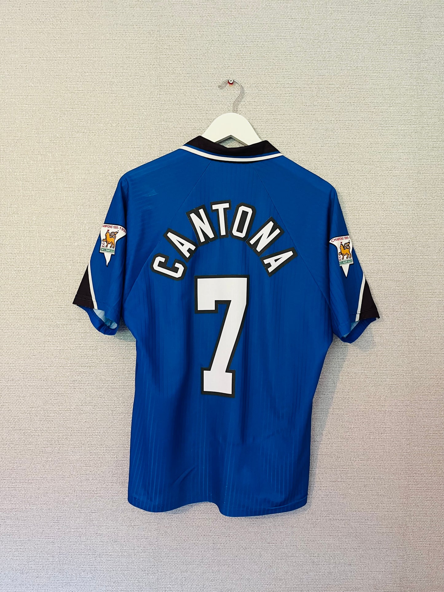 Manchester United third football shirt 1996/97 Cantona Medium