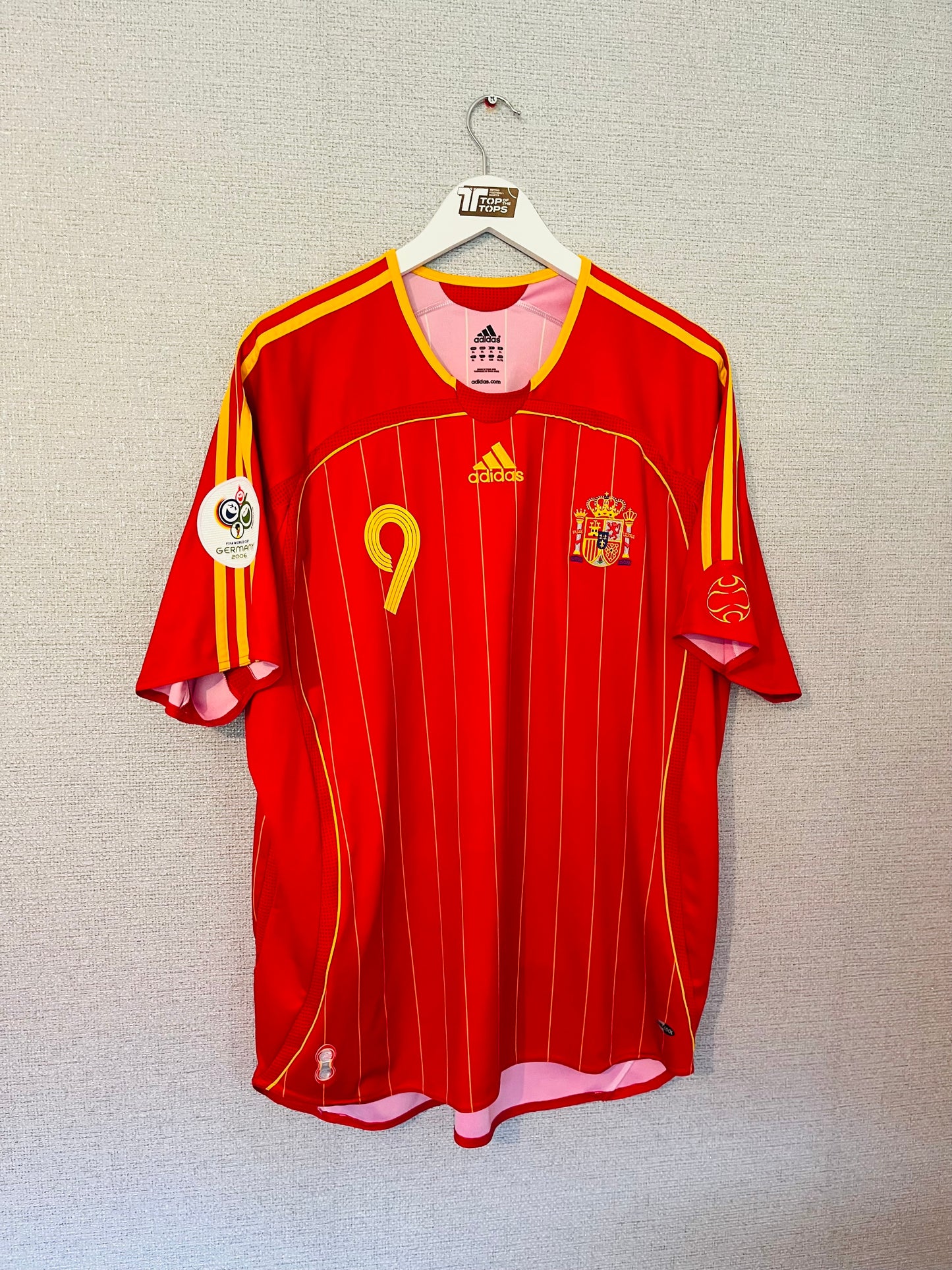 Spain home football shirt
W/C 2006 Torres XL