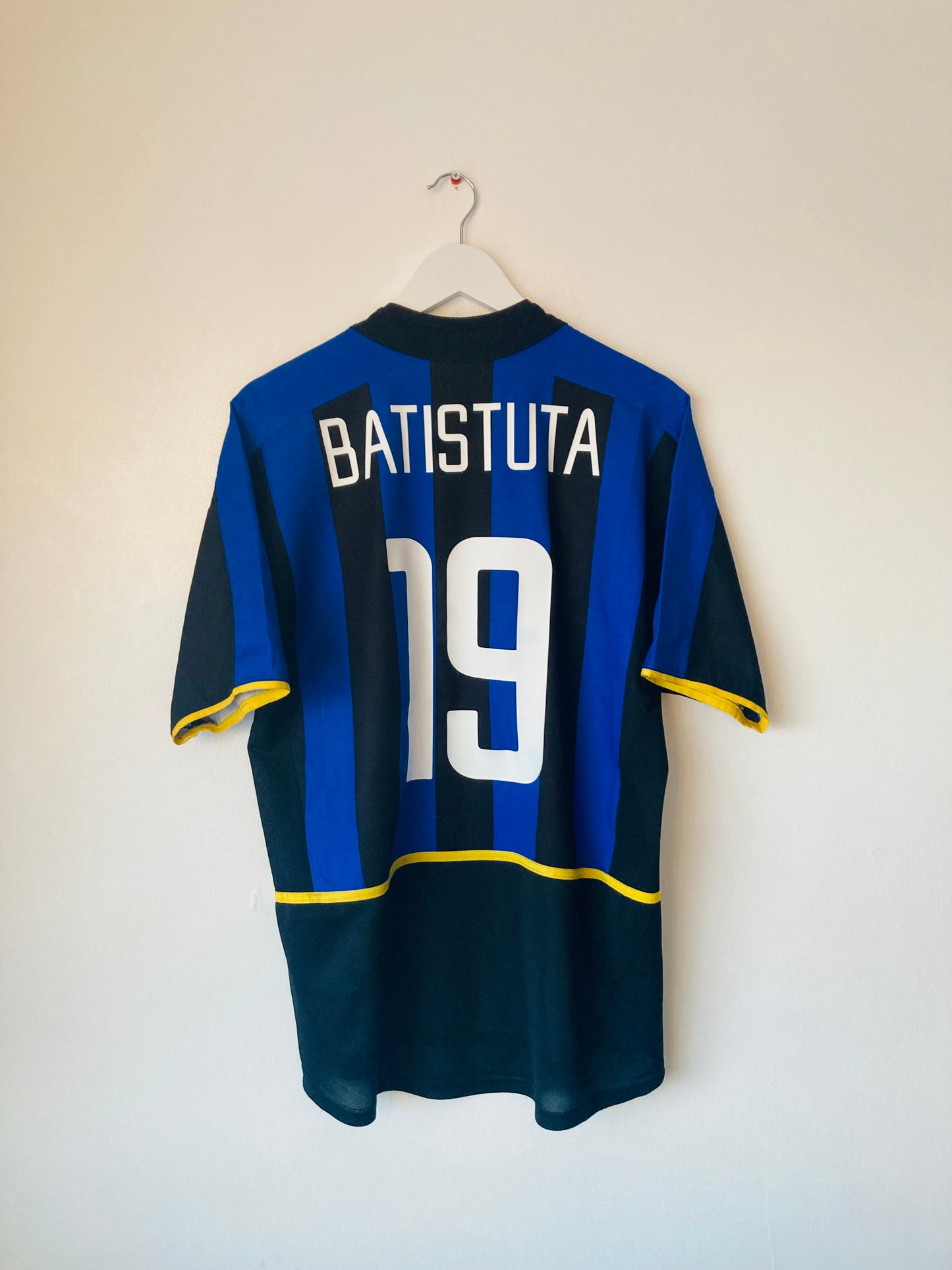 Inter Milan home football shirt
2002/03 Batistuta Medium