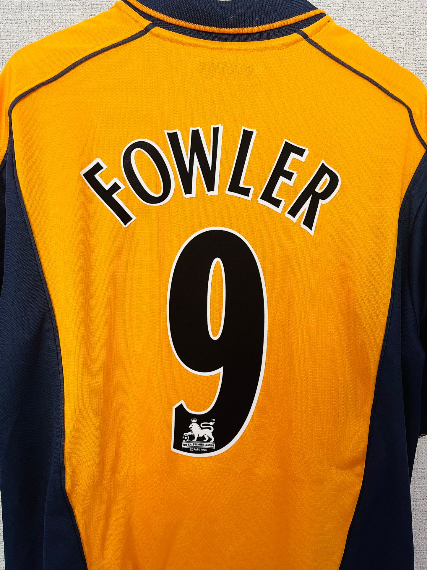 Liverpool away football shirt
2000/02 Fowler Large