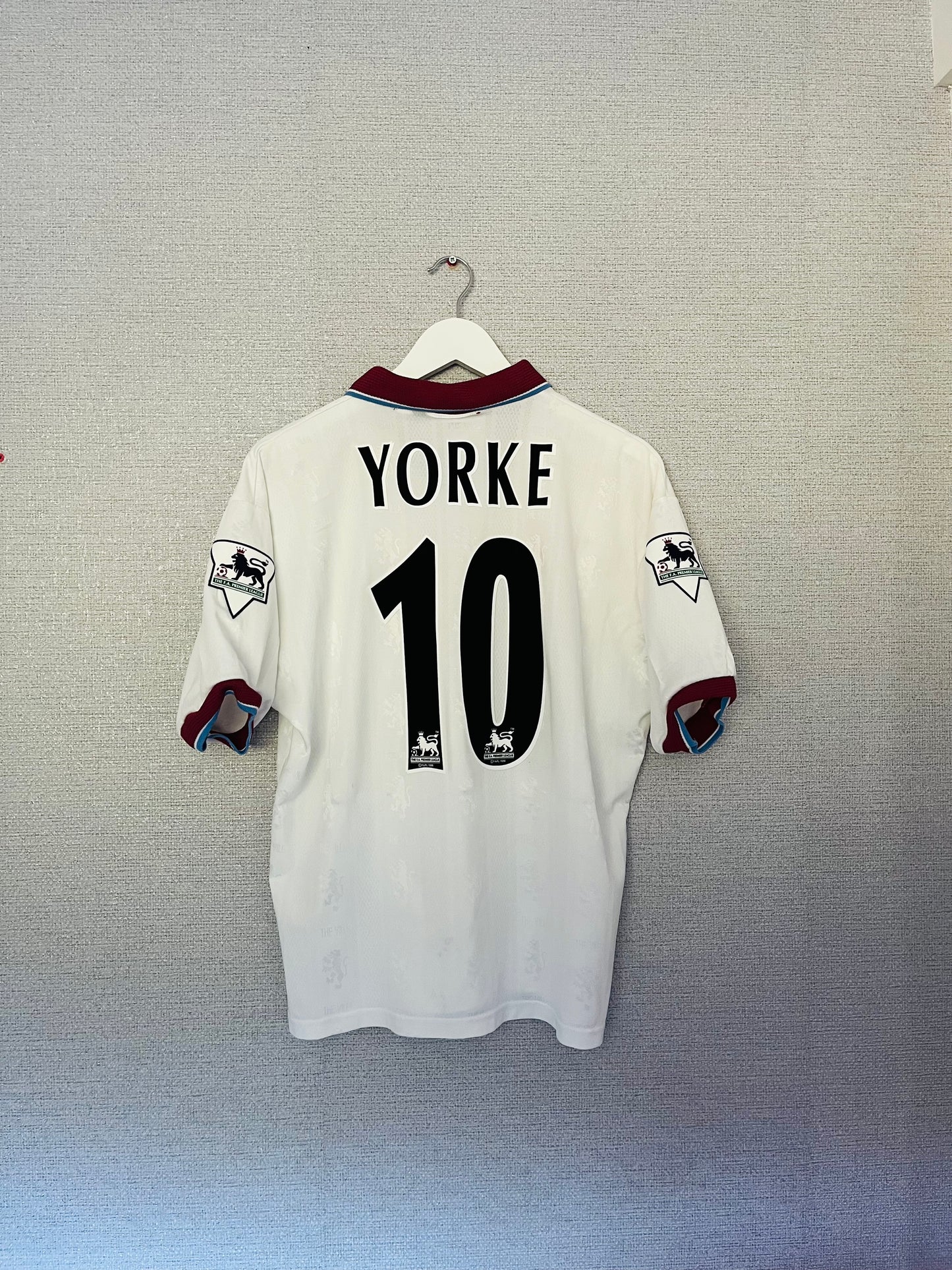 Aston Villa away football shirt 1996/98 Yorke Medium