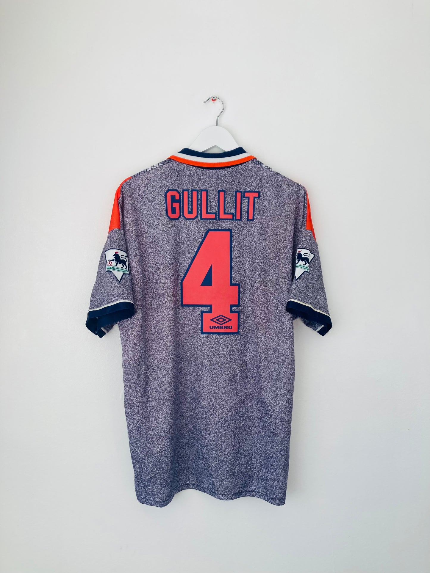 Chelsea away football shirt
1994/96 Gullit XL