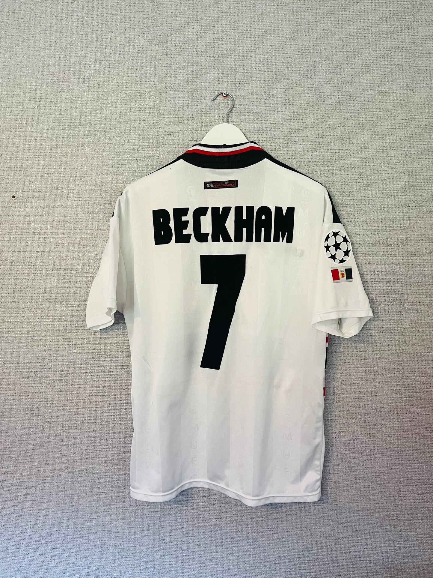 Manchester United away football shirt 1997/99 Beckham Medium