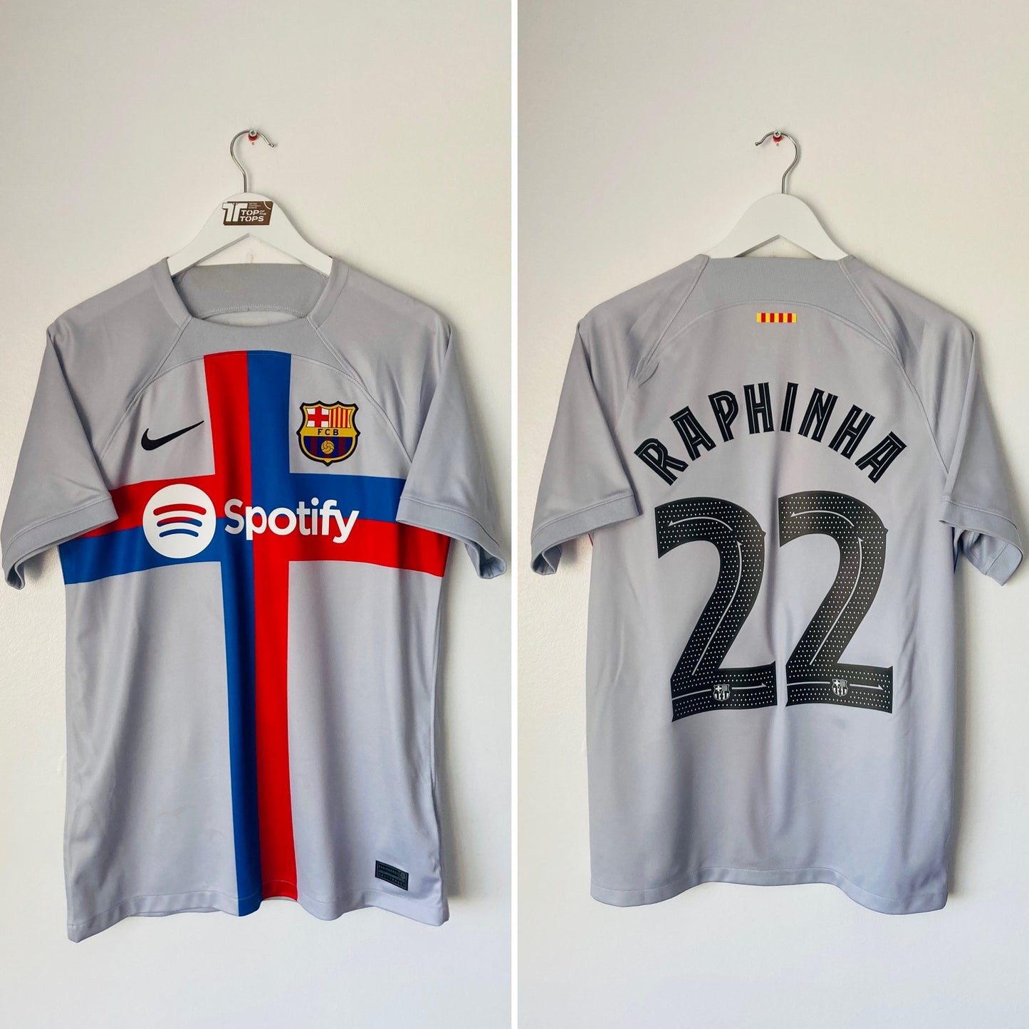 Barcelona third football shirt
2022/23 Raphinha Medium