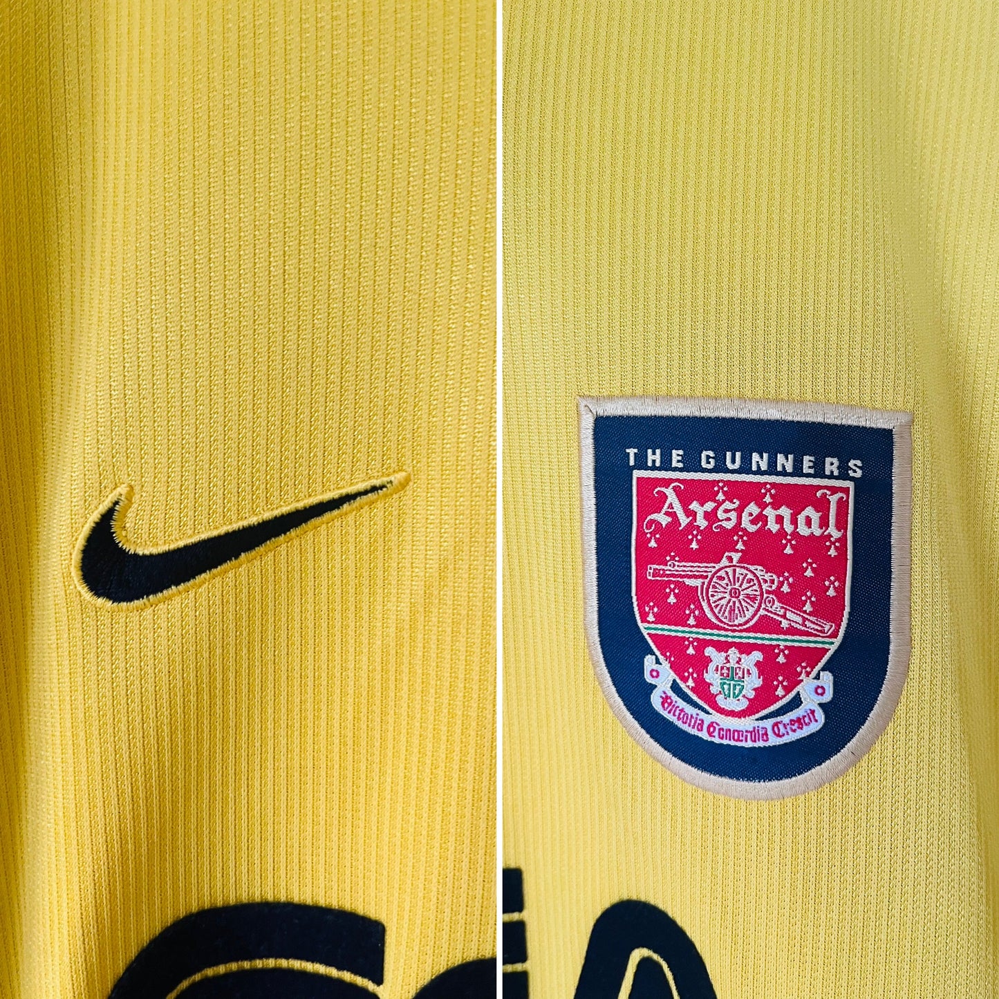 Arsenal away football shirt
1999/2001 Vieira Medium
