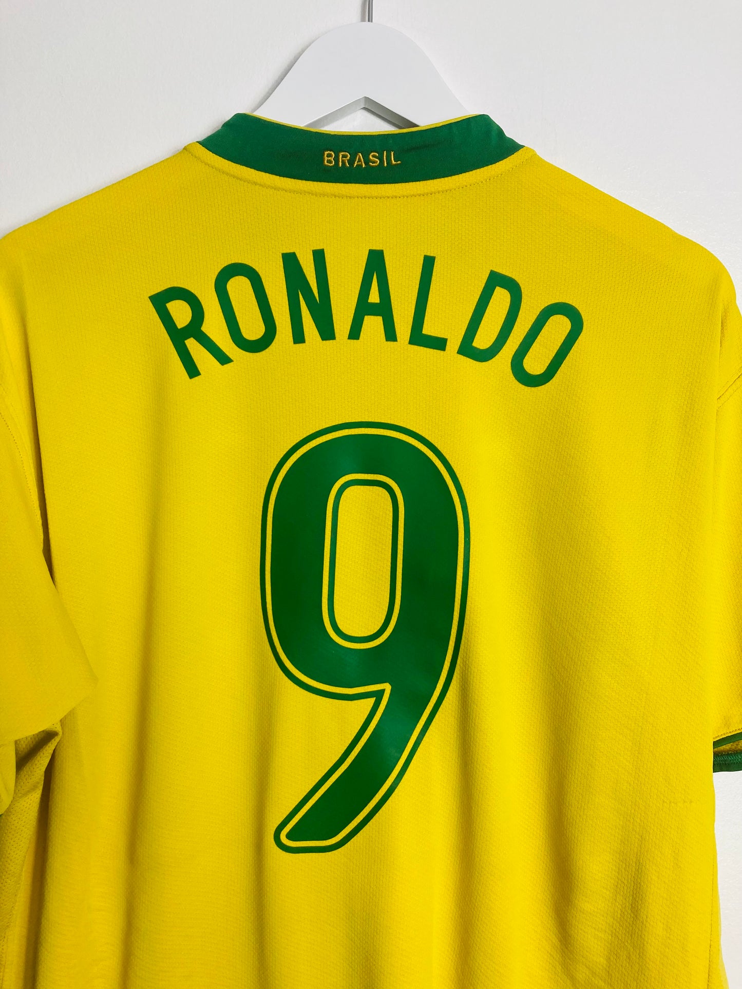 Brazil home football shirt 2006/07 R9 Large