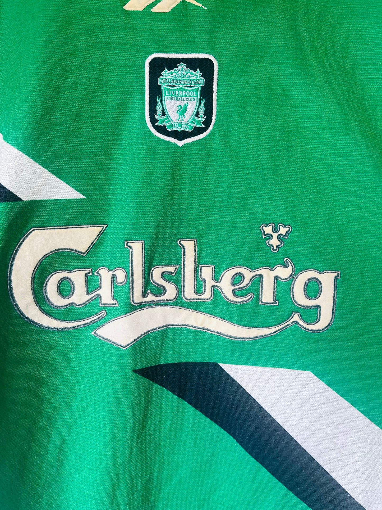 Liverpool away football shirt
1999/2000 Small